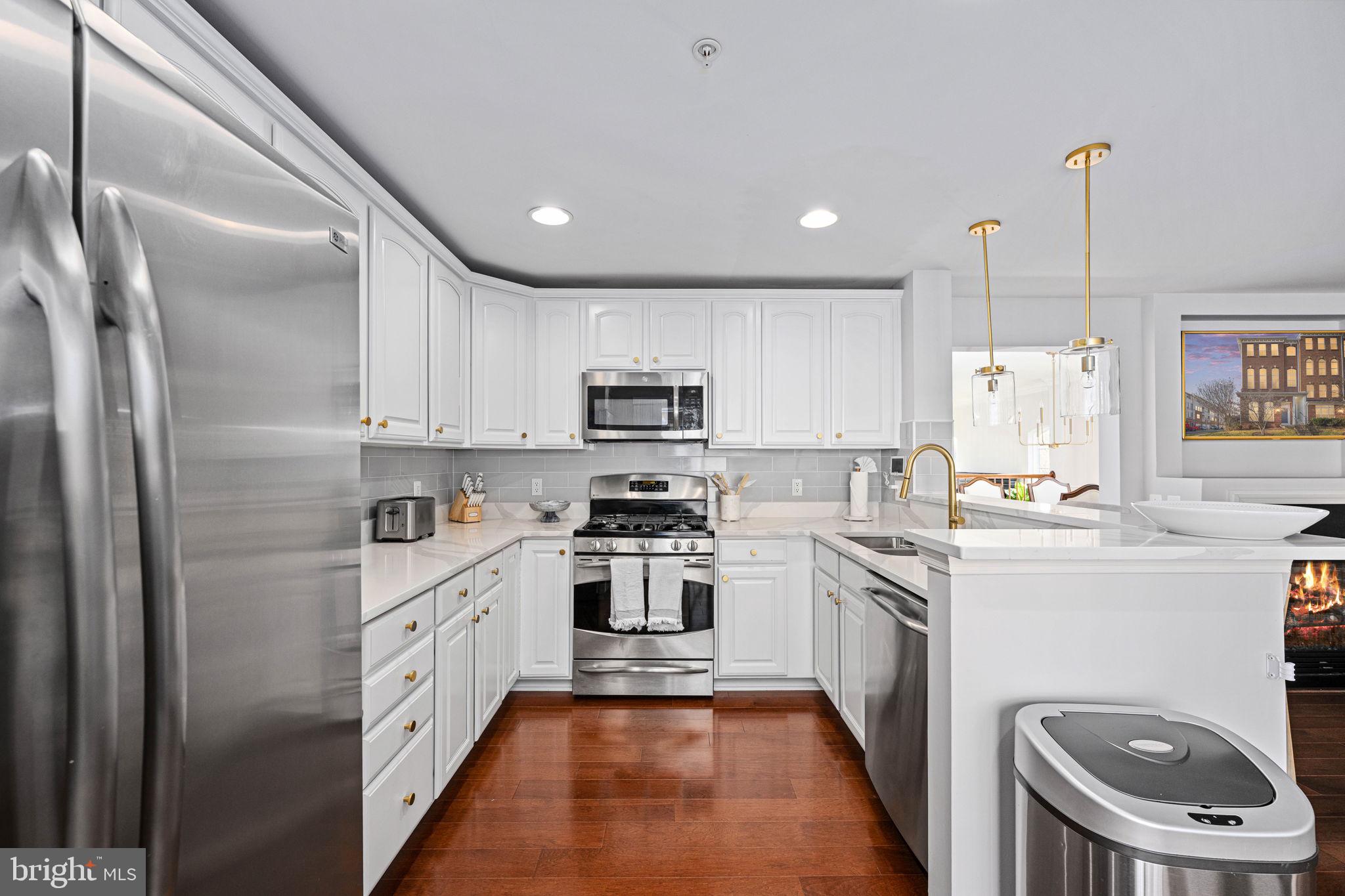 MARKET CENTER CONDOMINIUM - Residential