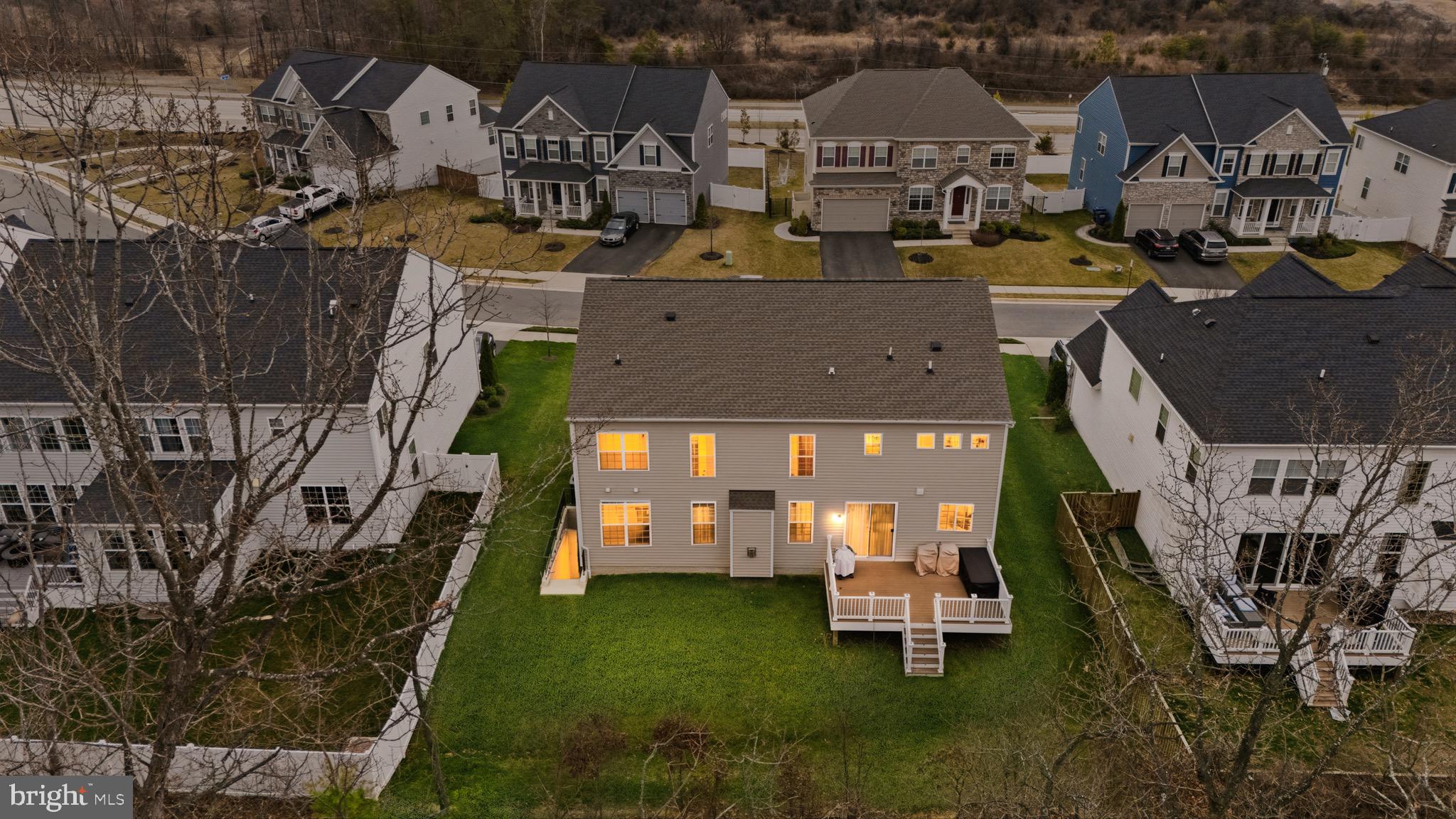 LAUREL HILLS CROSSING - Residential