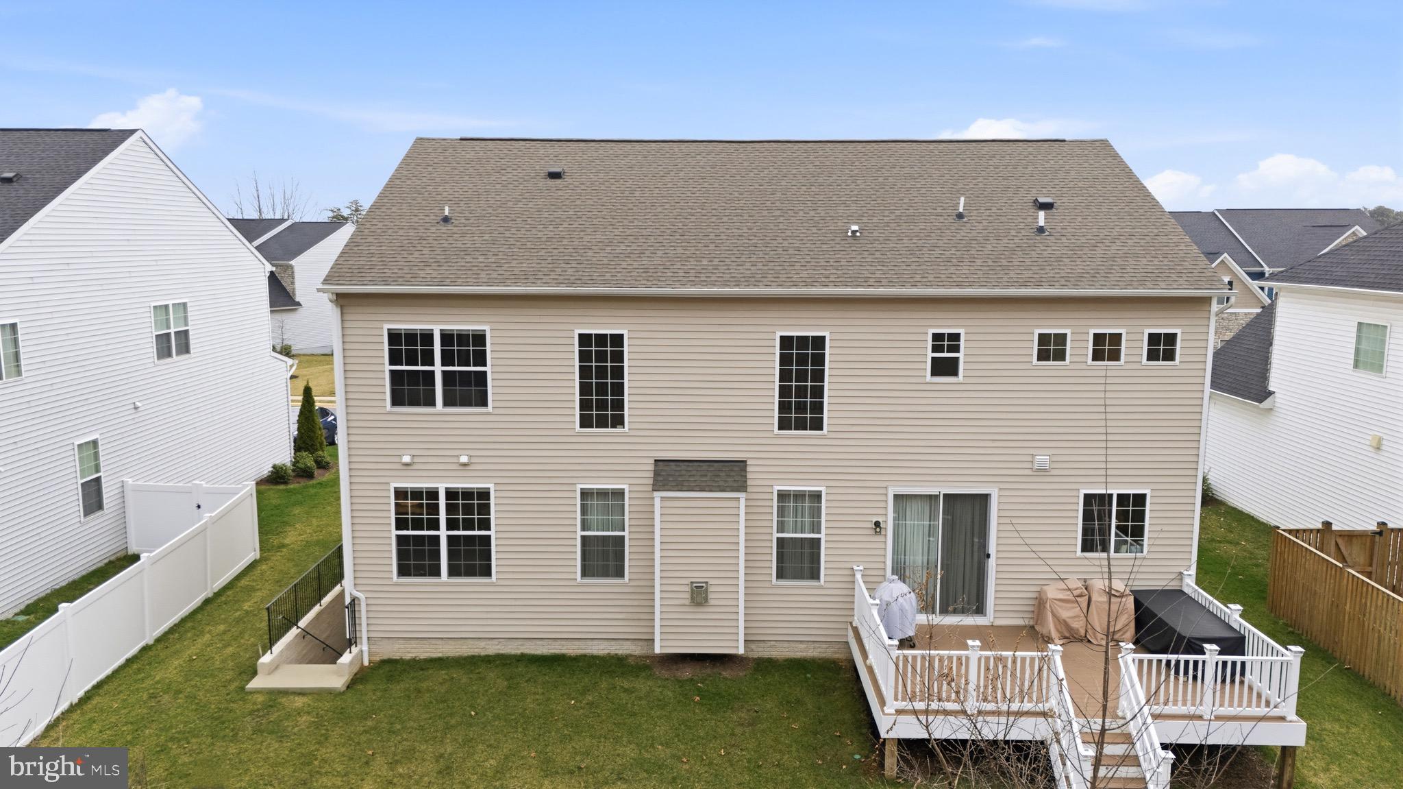 LAUREL HILLS CROSSING - Residential