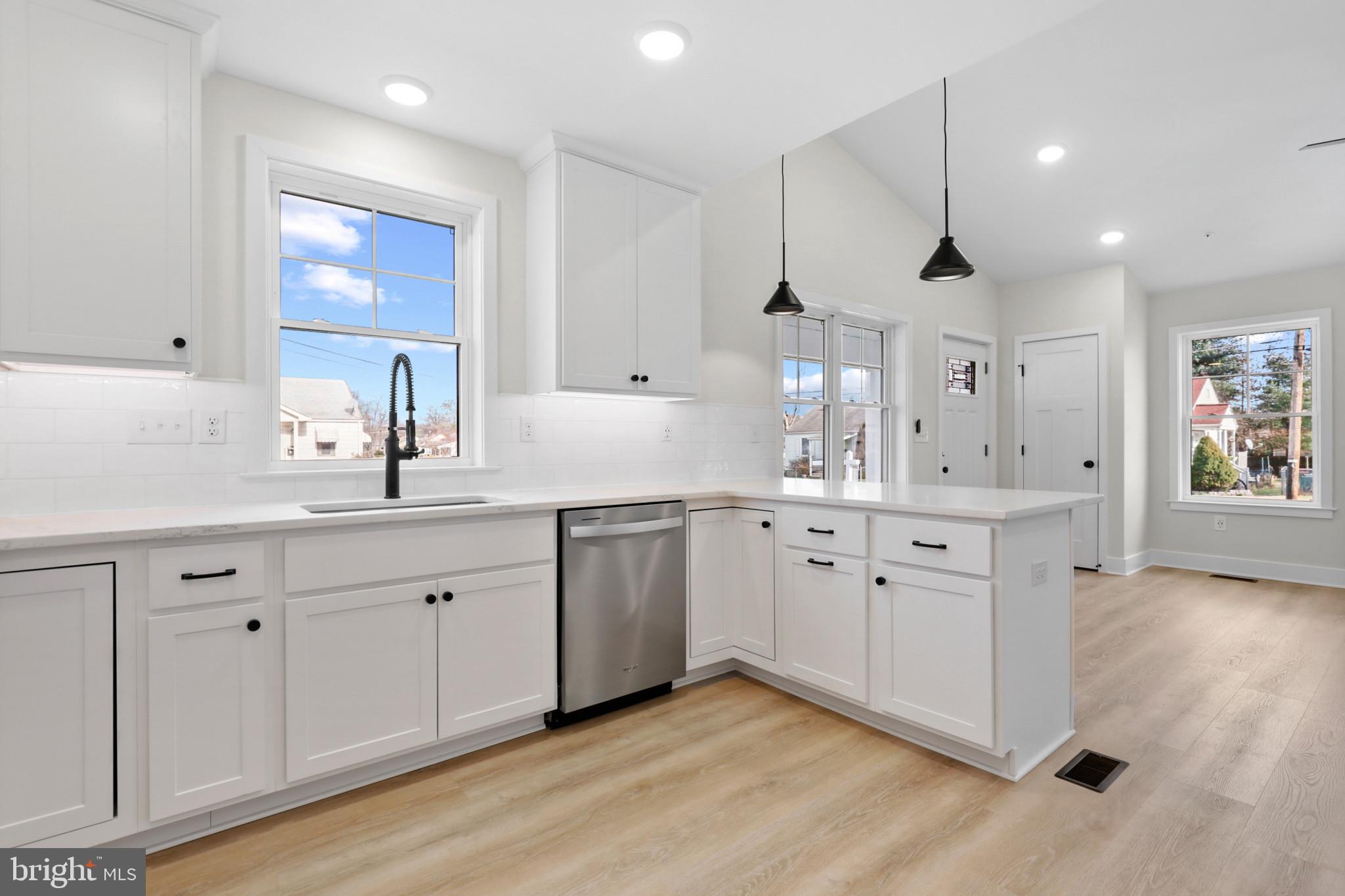 LYNDHURST - Residential