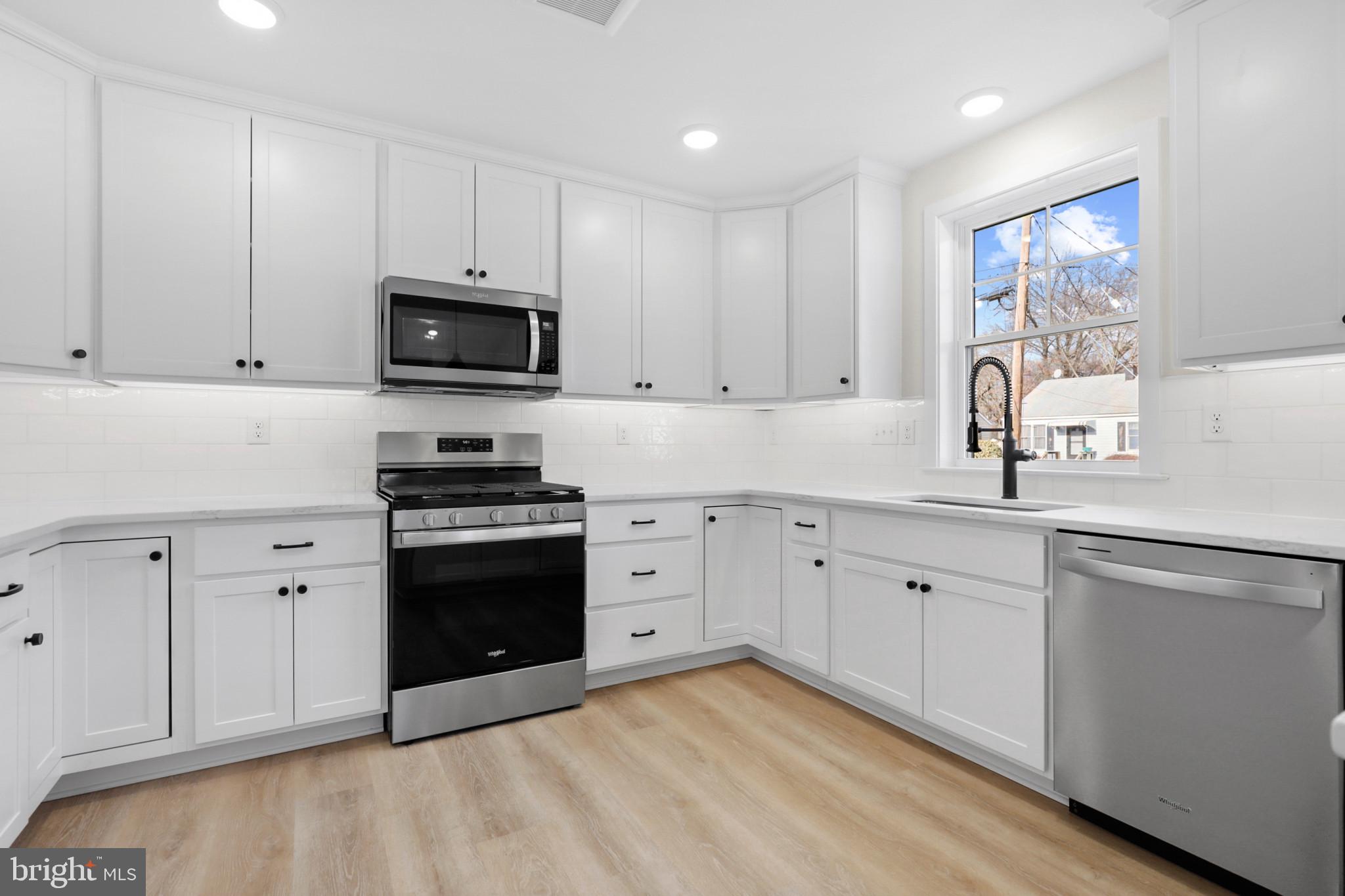 LYNDHURST - Residential