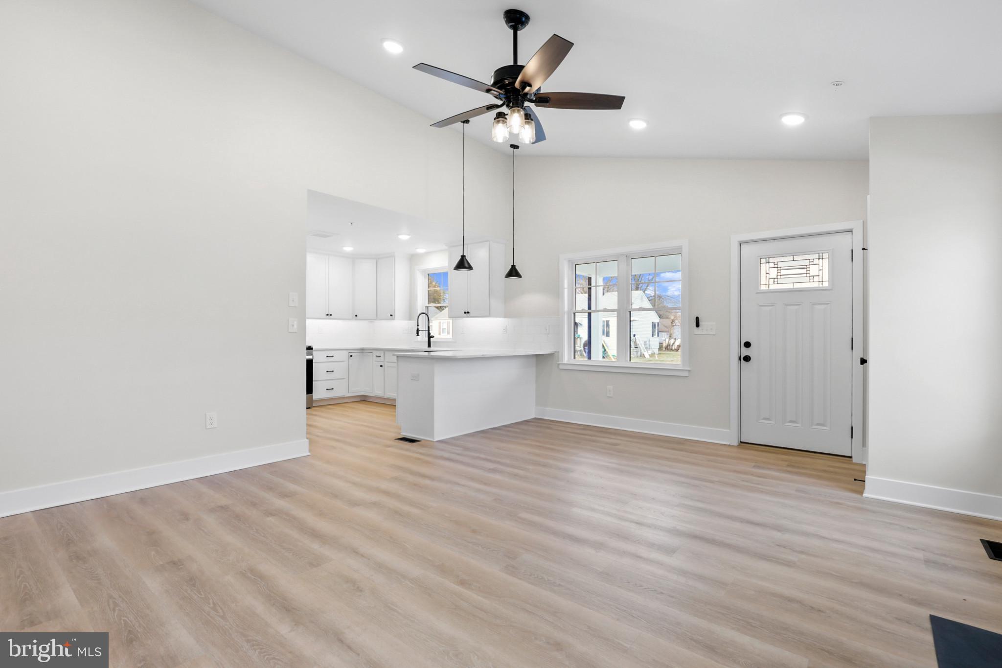 LYNDHURST - Residential