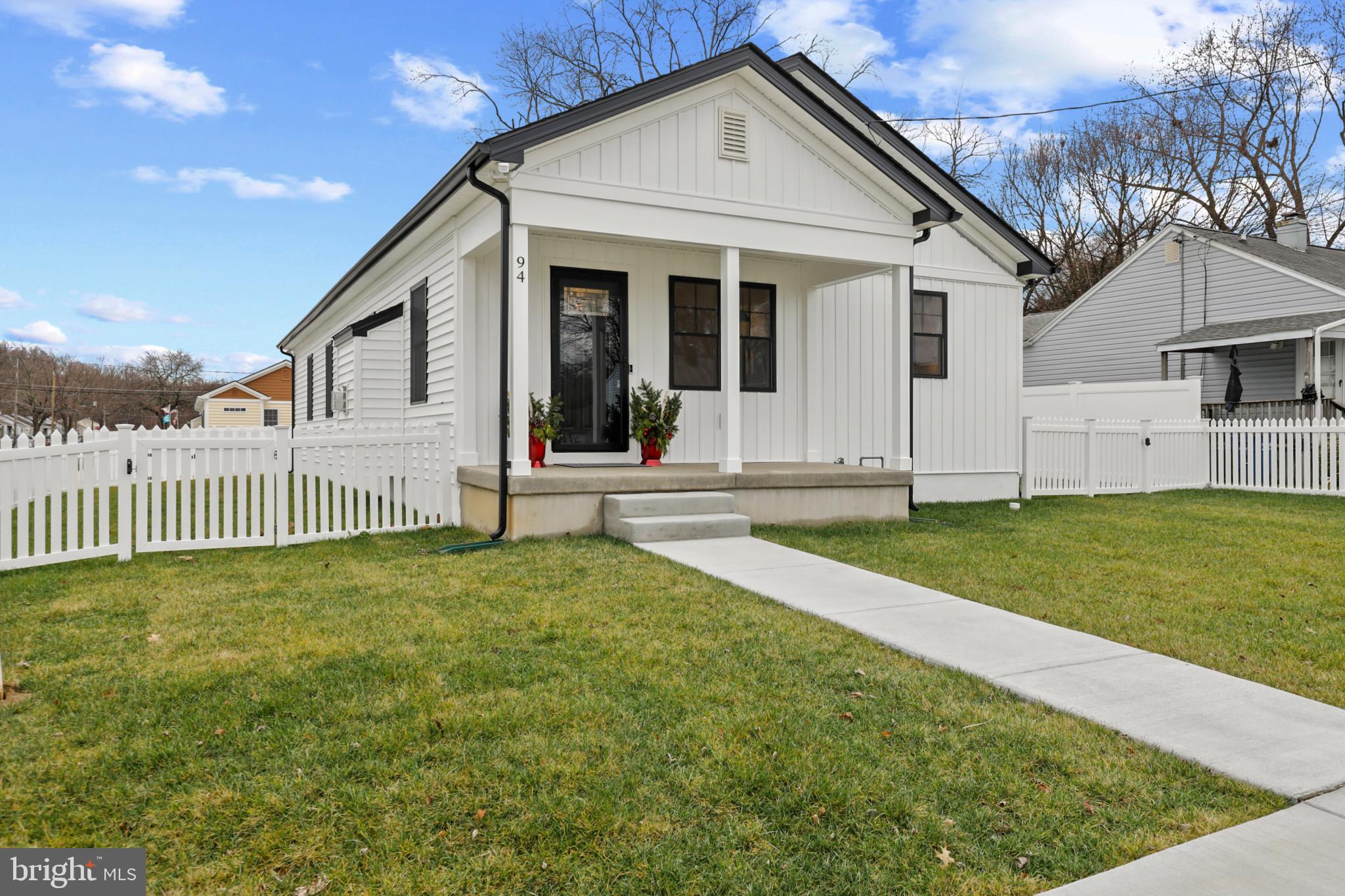 LYNDHURST - Residential