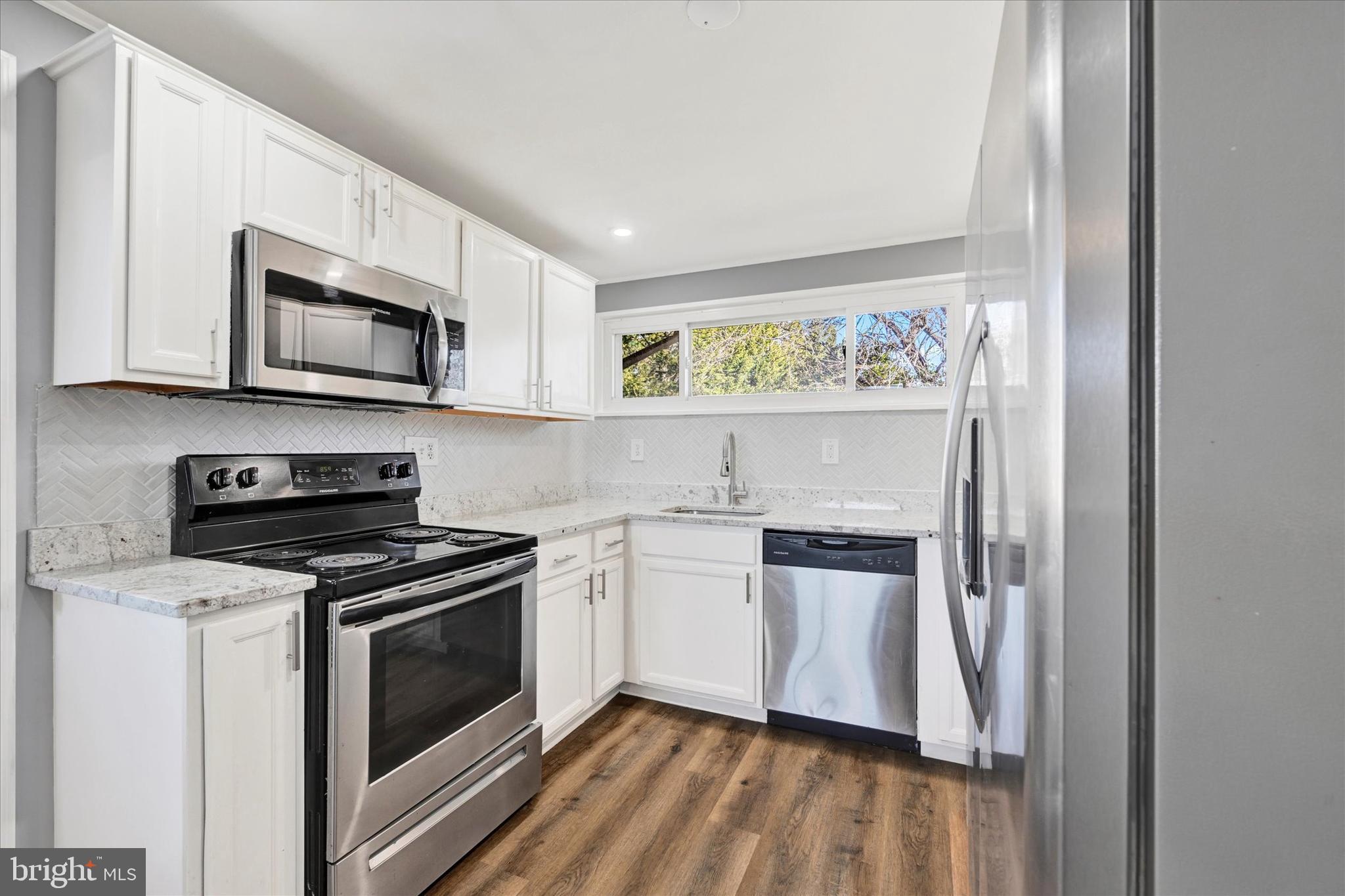 CEDARHURST - Residential