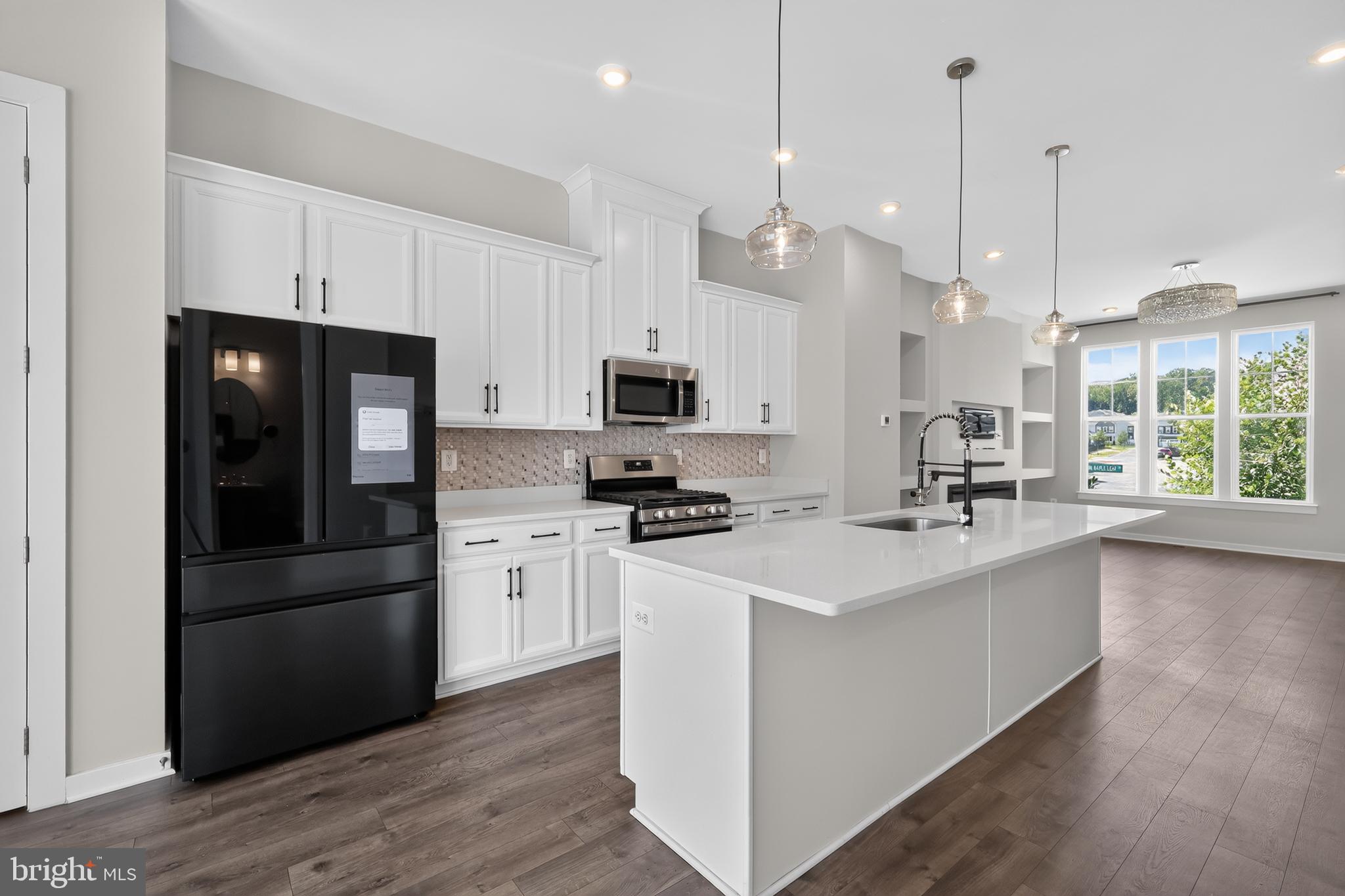 1743 AUTUMN MAPLE LEAF DRIVE
