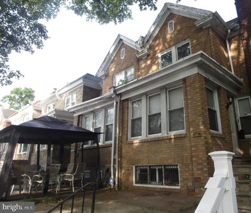 6126 N 11TH STREET