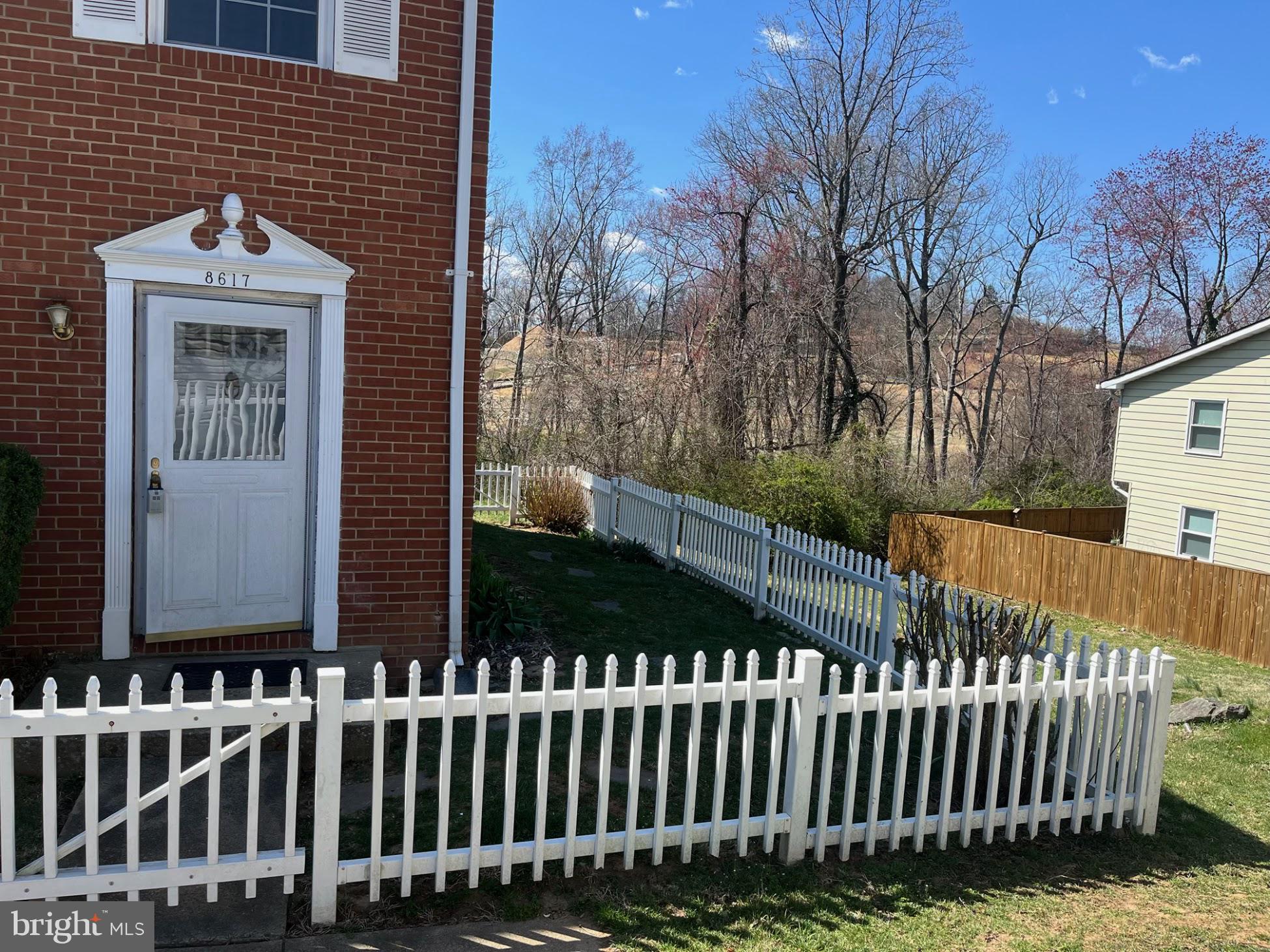 8617 COLSTON COURT