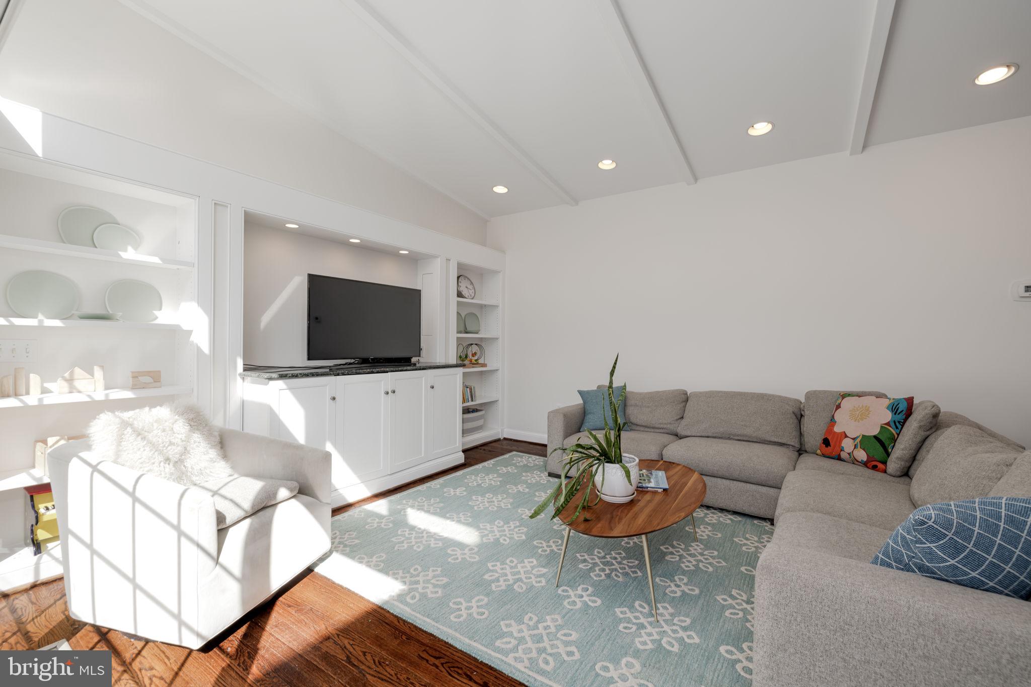 THE HAMLET - Residential