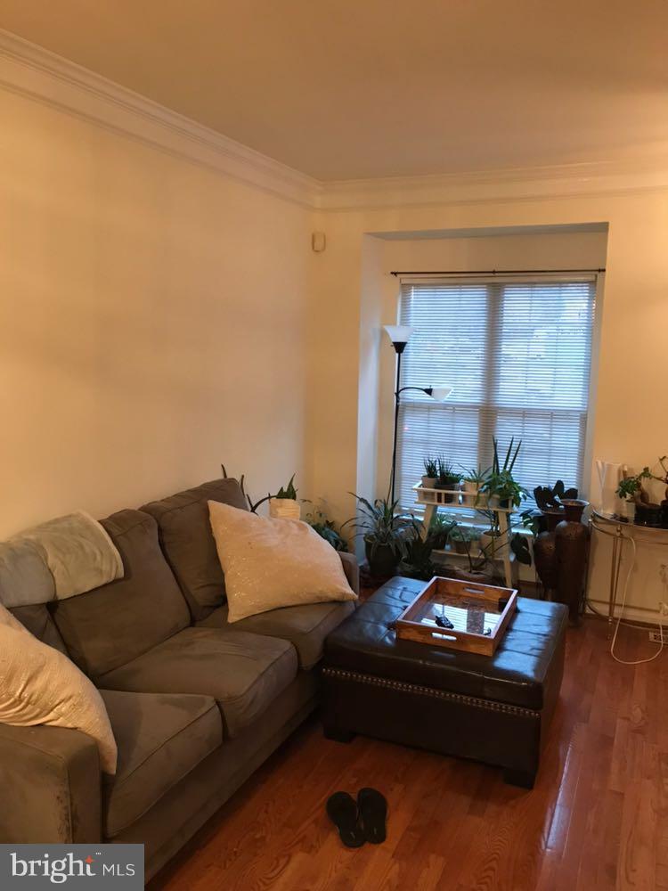 MONTCLAIR MEWS - Residential