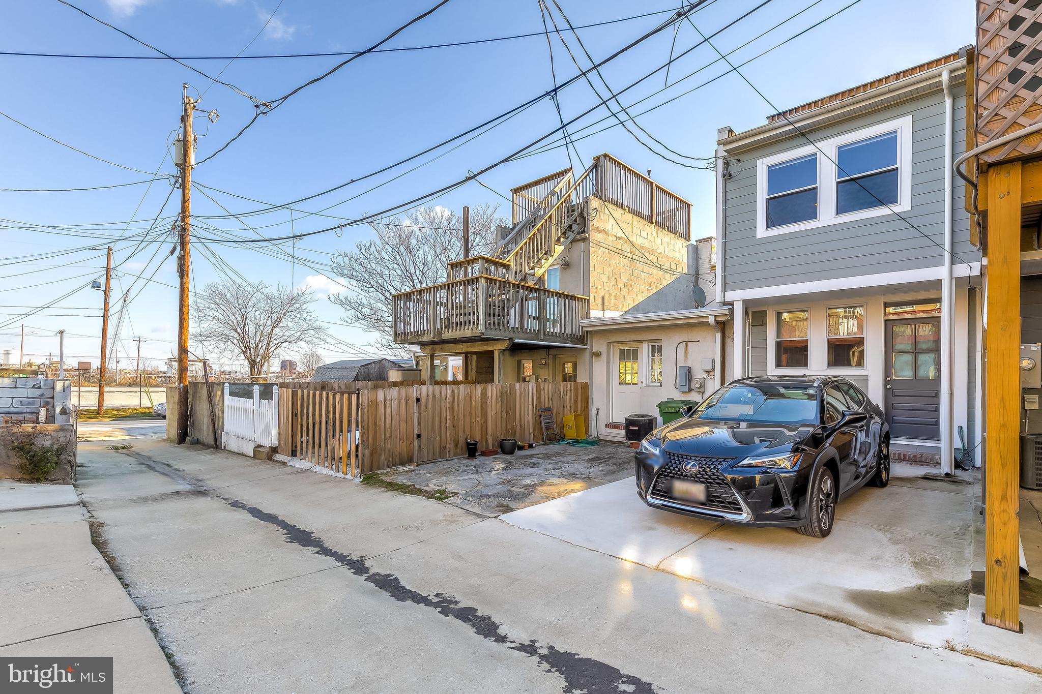 LOCUST POINT - Residential