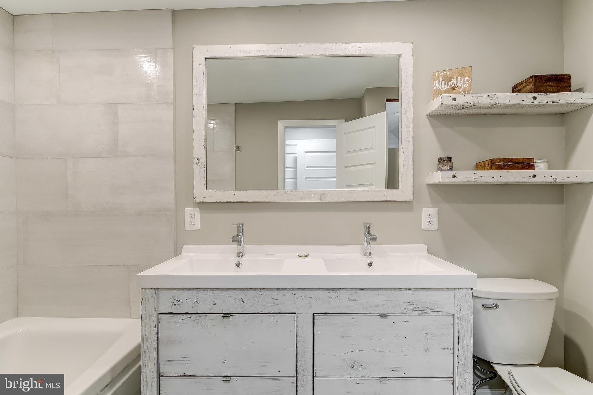 LOCUST POINT - Residential