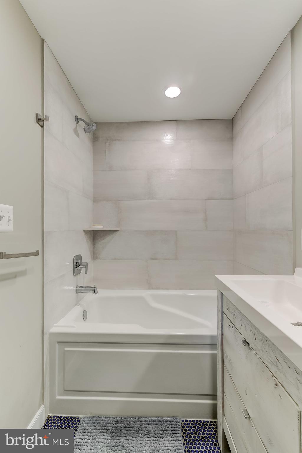 LOCUST POINT - Residential