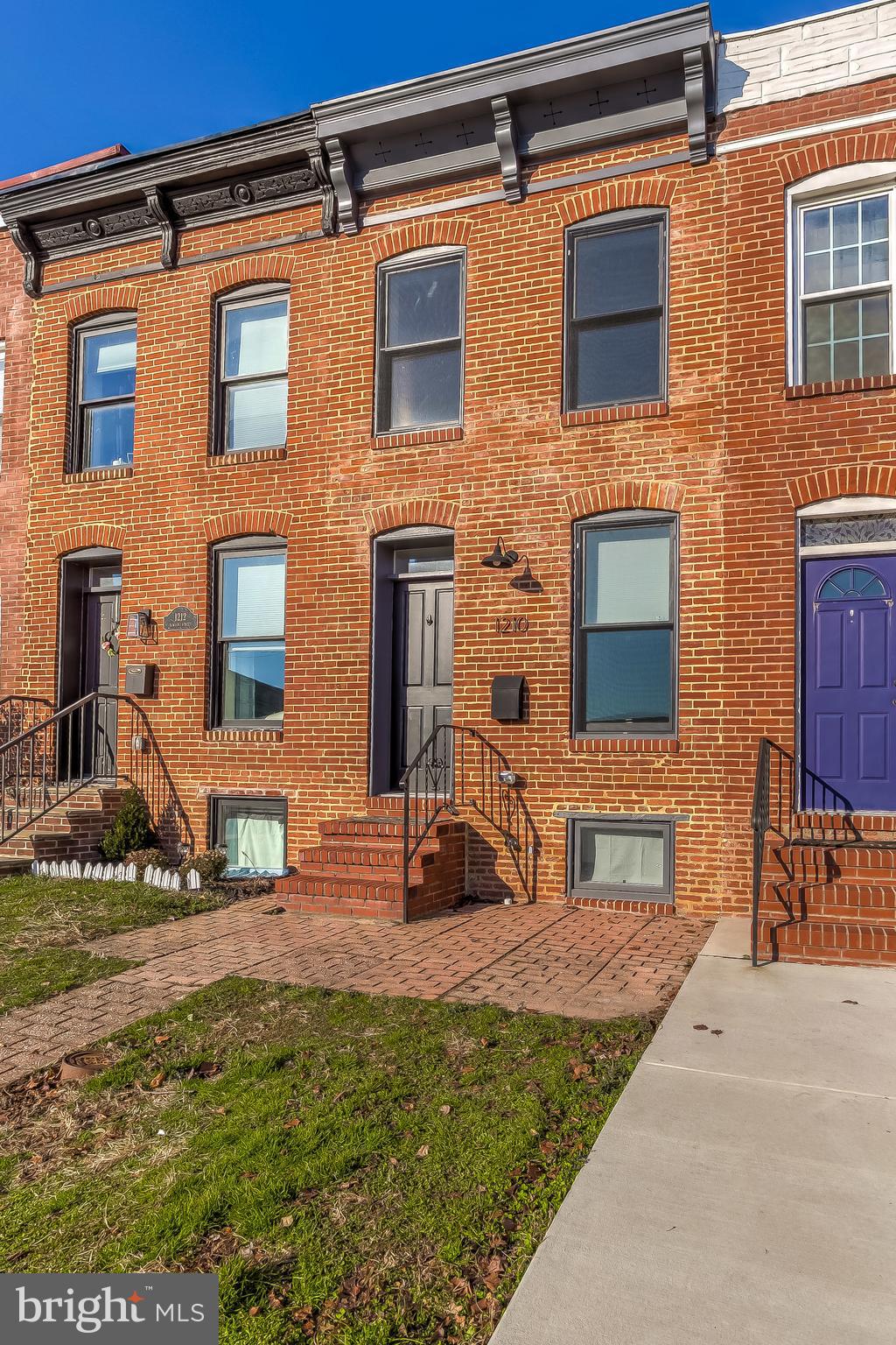 LOCUST POINT - Residential