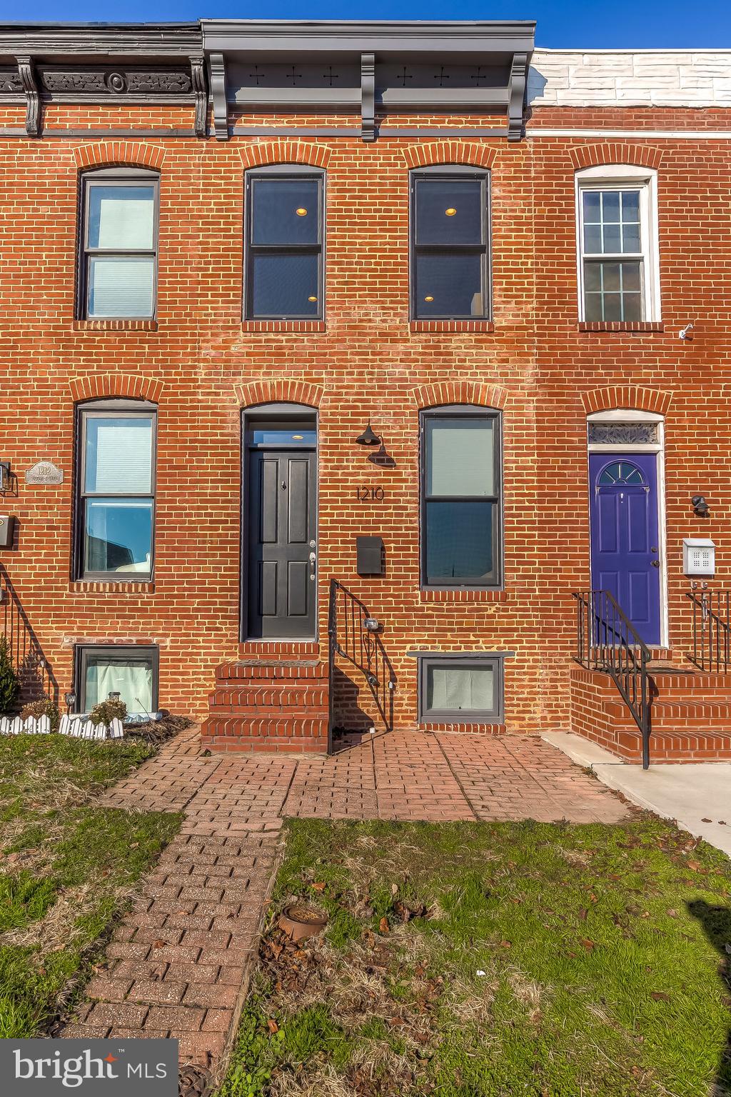 LOCUST POINT - Residential