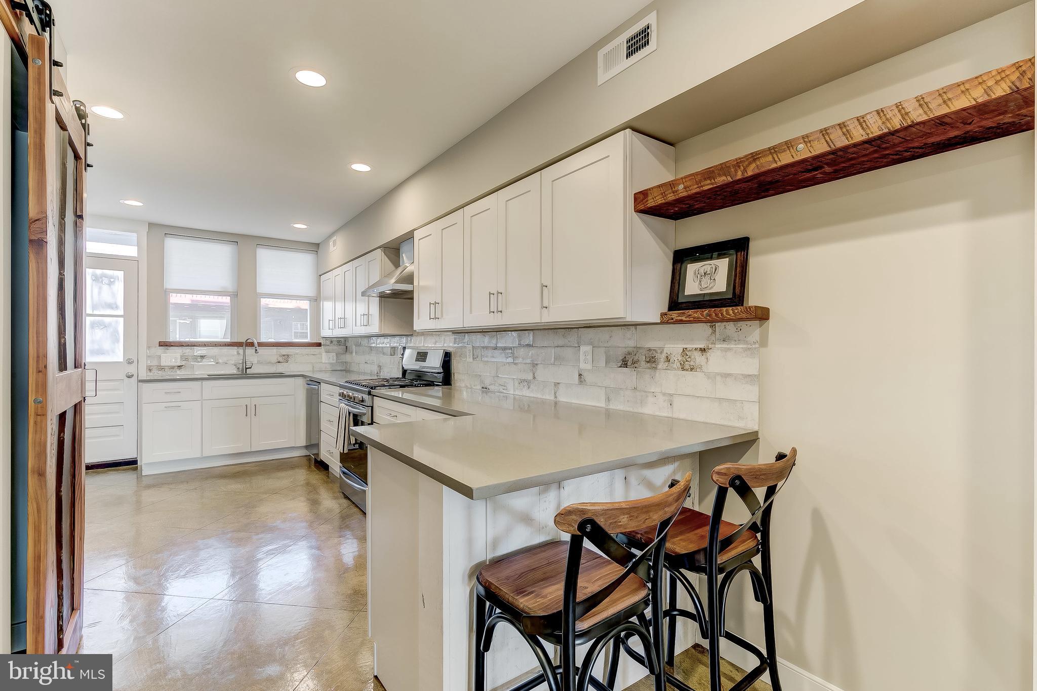 LOCUST POINT - Residential