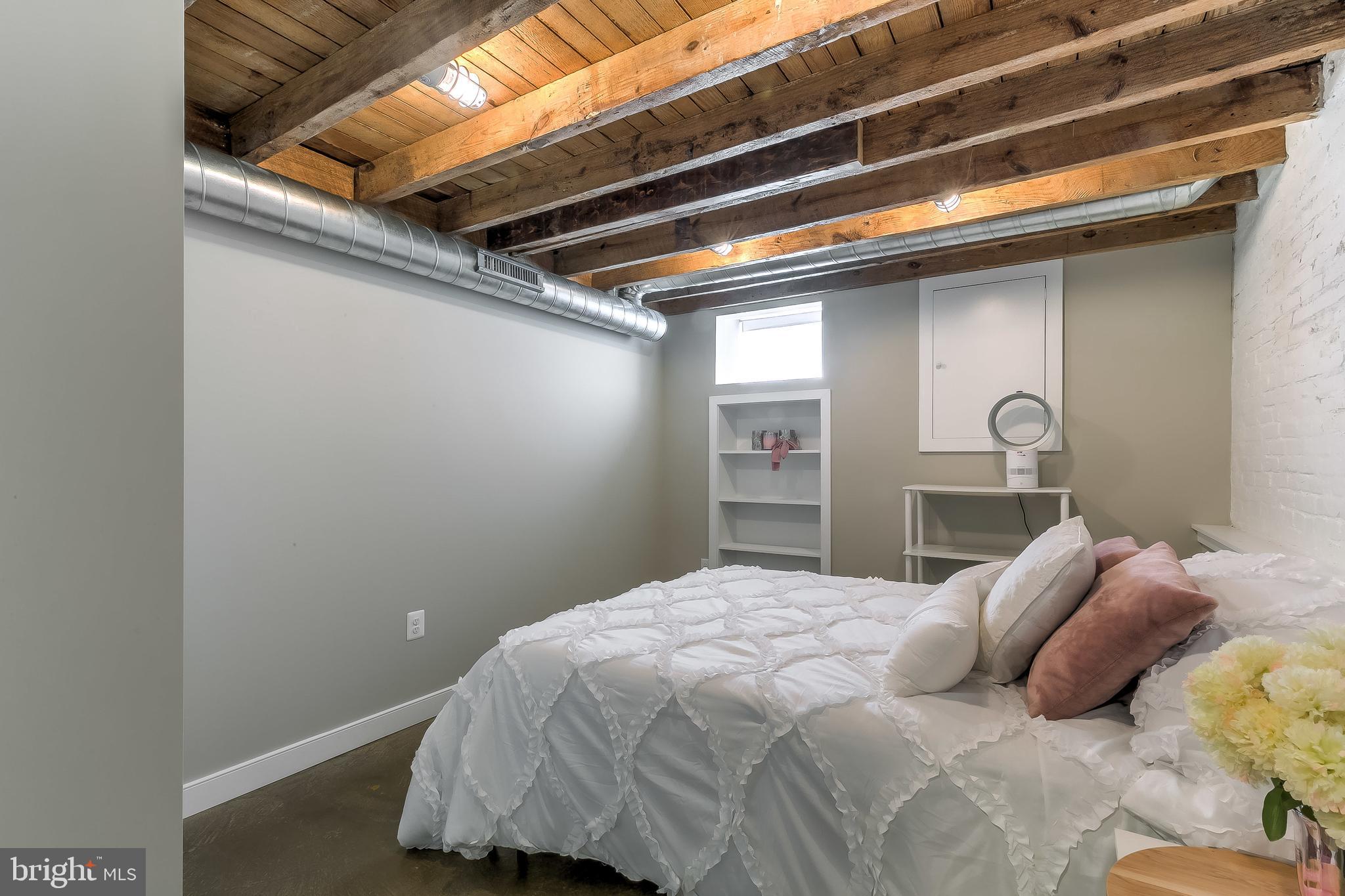 LOCUST POINT - Residential