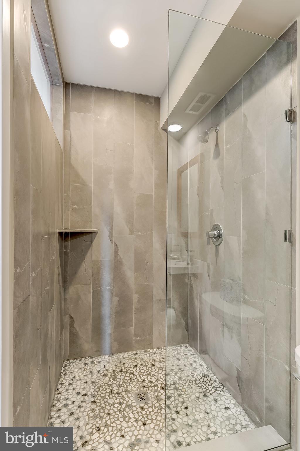 LOCUST POINT - Residential