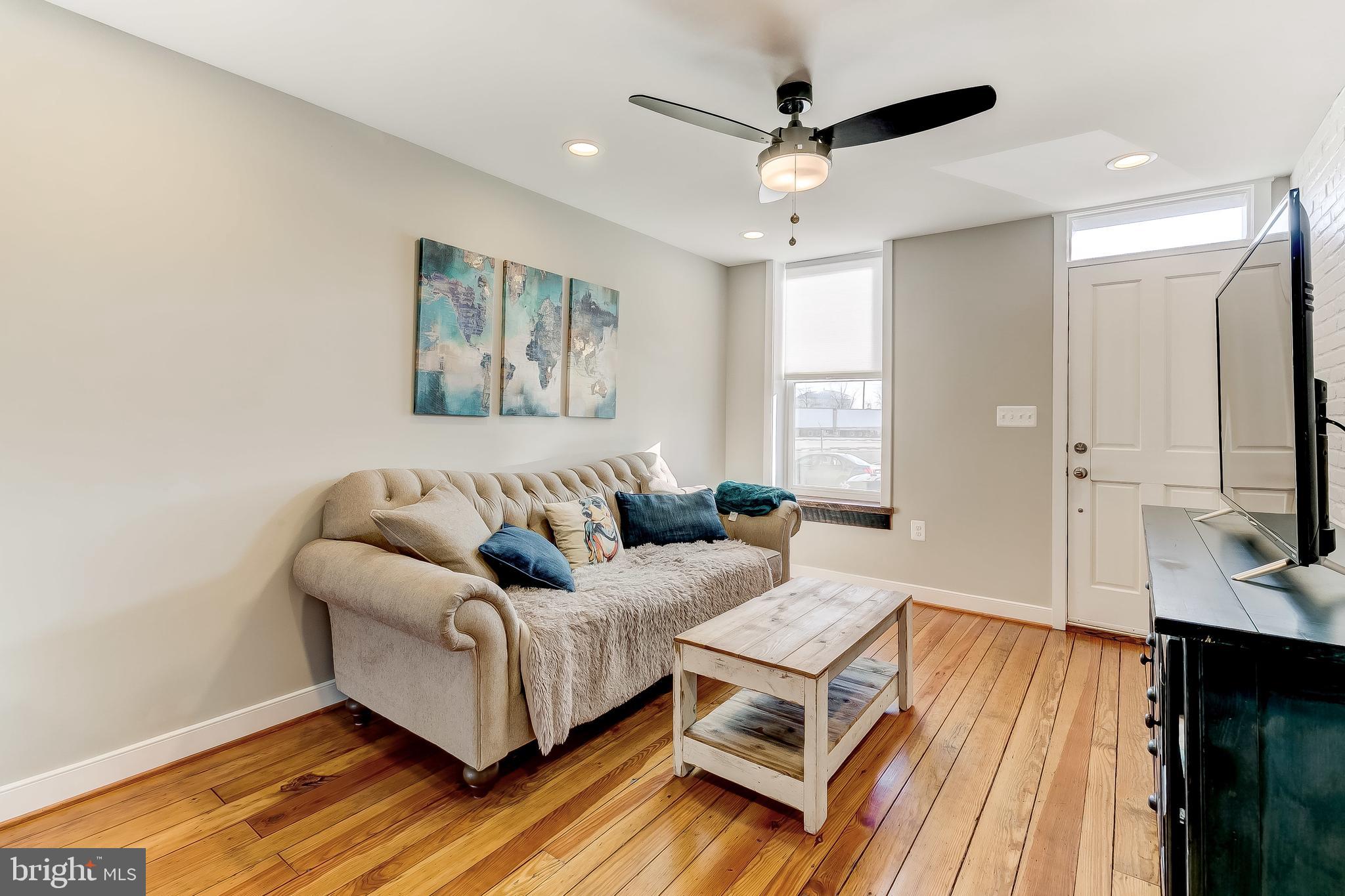 LOCUST POINT - Residential