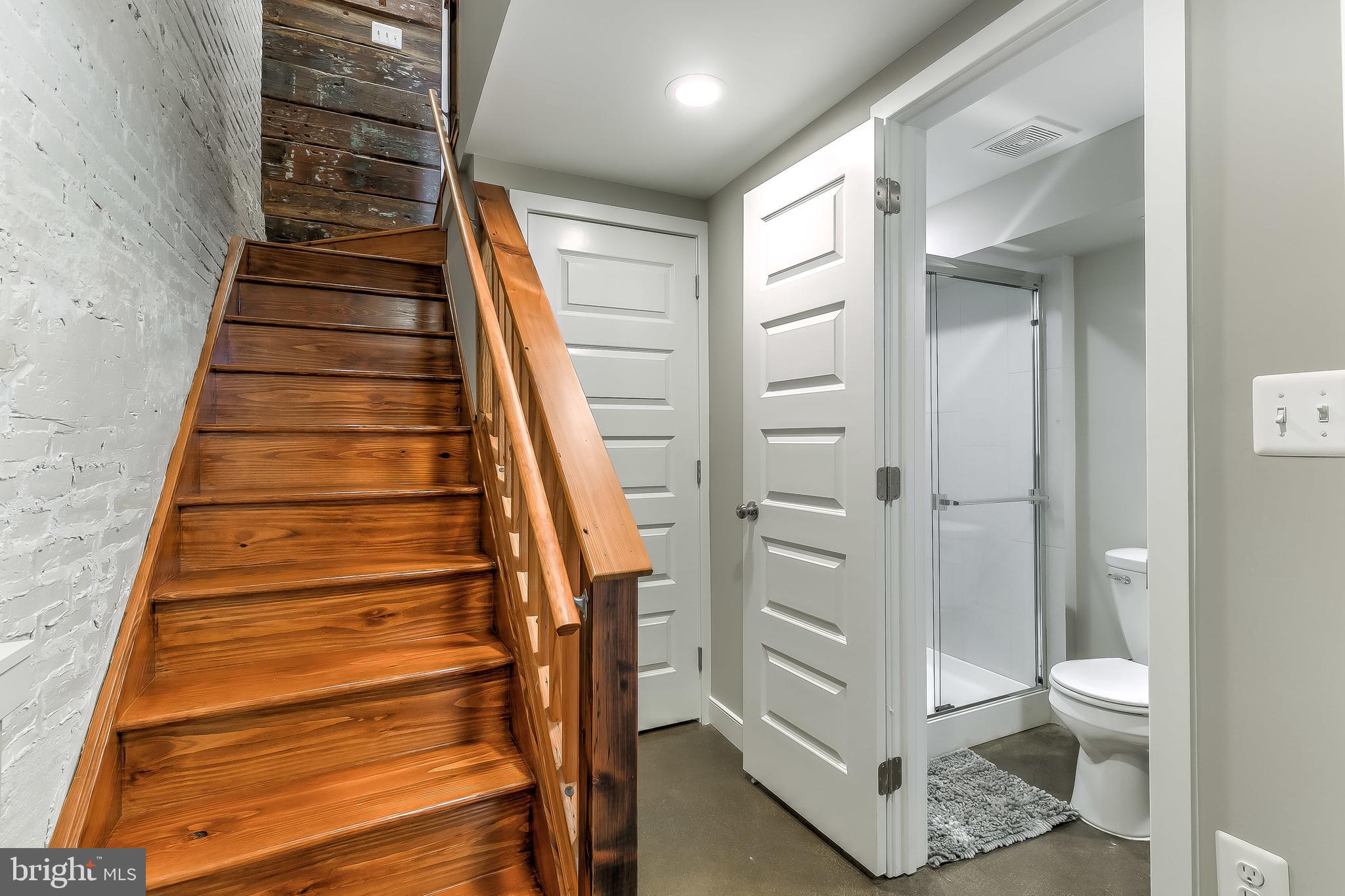 LOCUST POINT - Residential