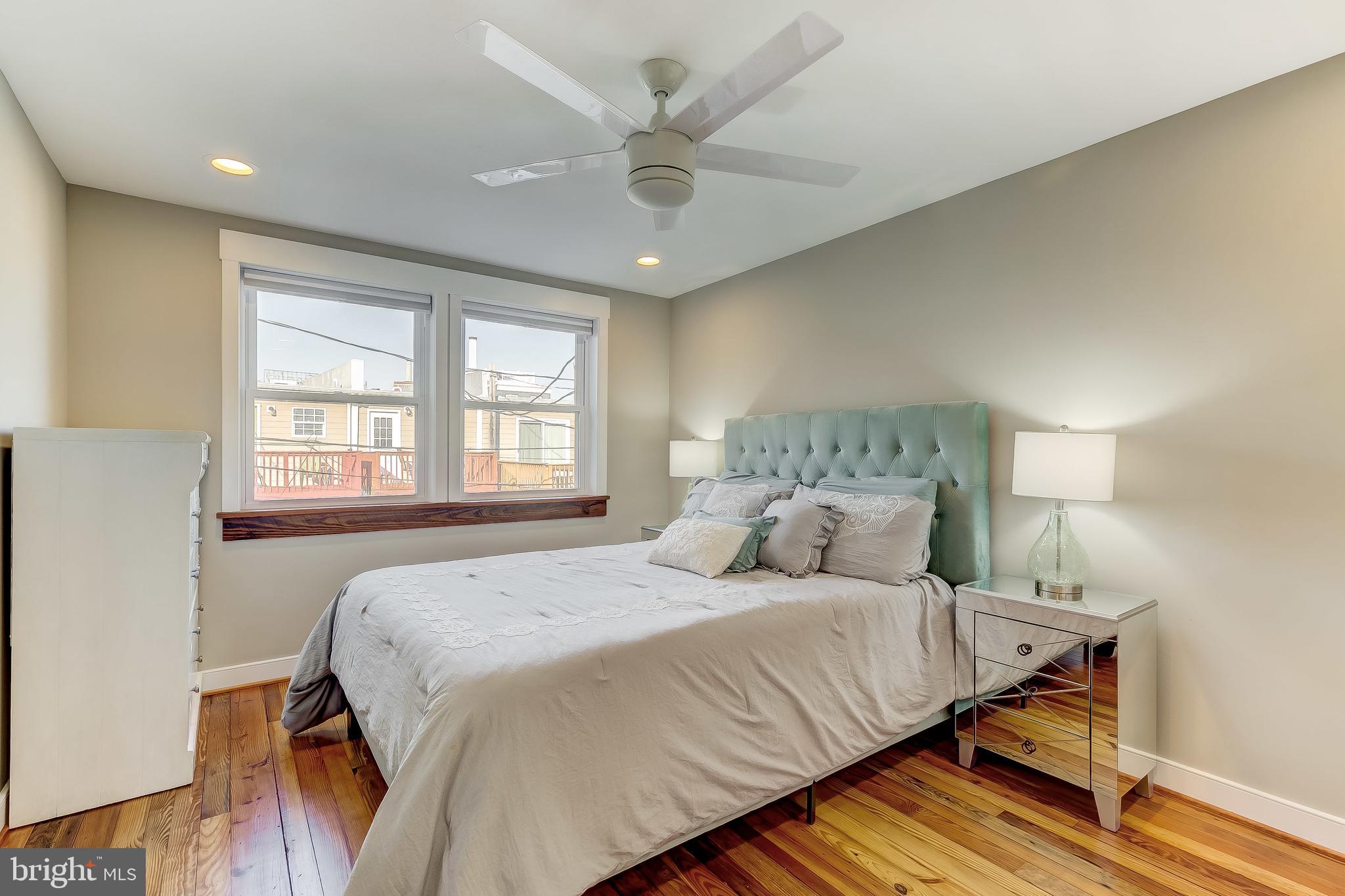 LOCUST POINT - Residential