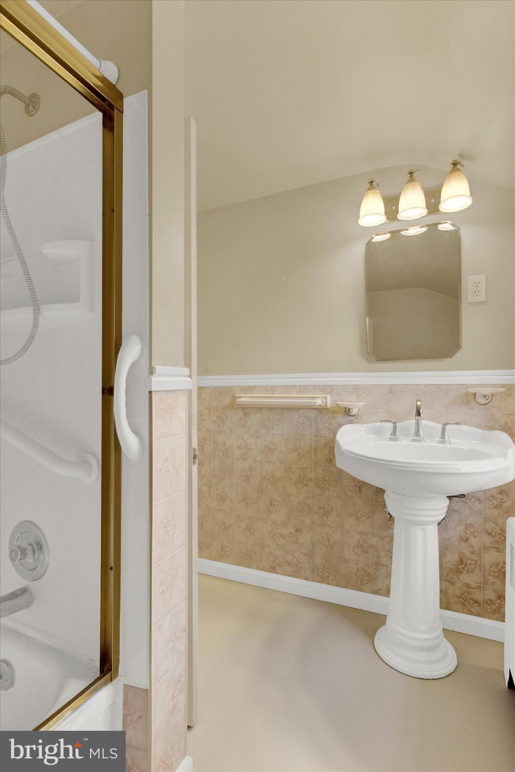 EAST YORK - Residential