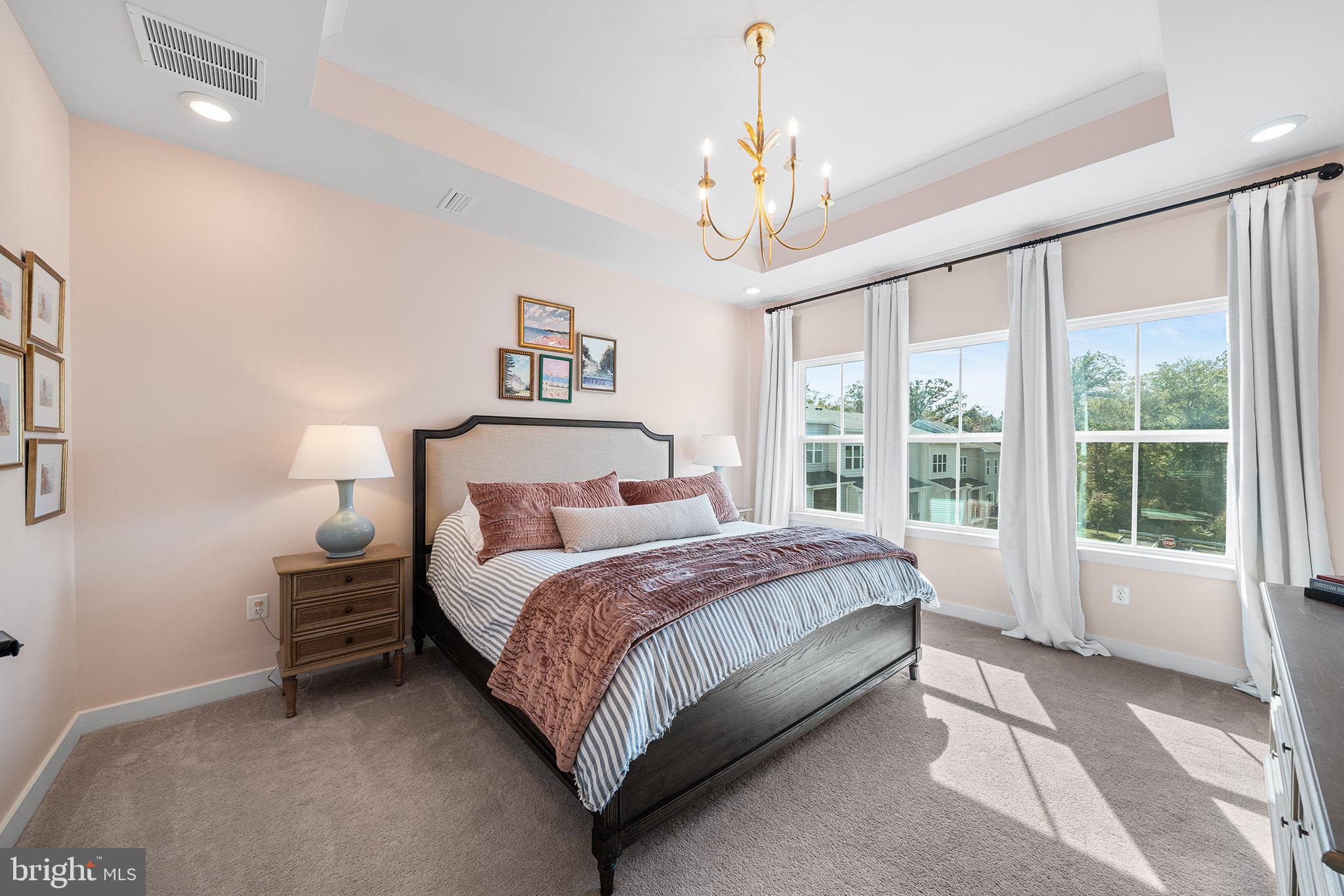 PONDS EDGE - Residential