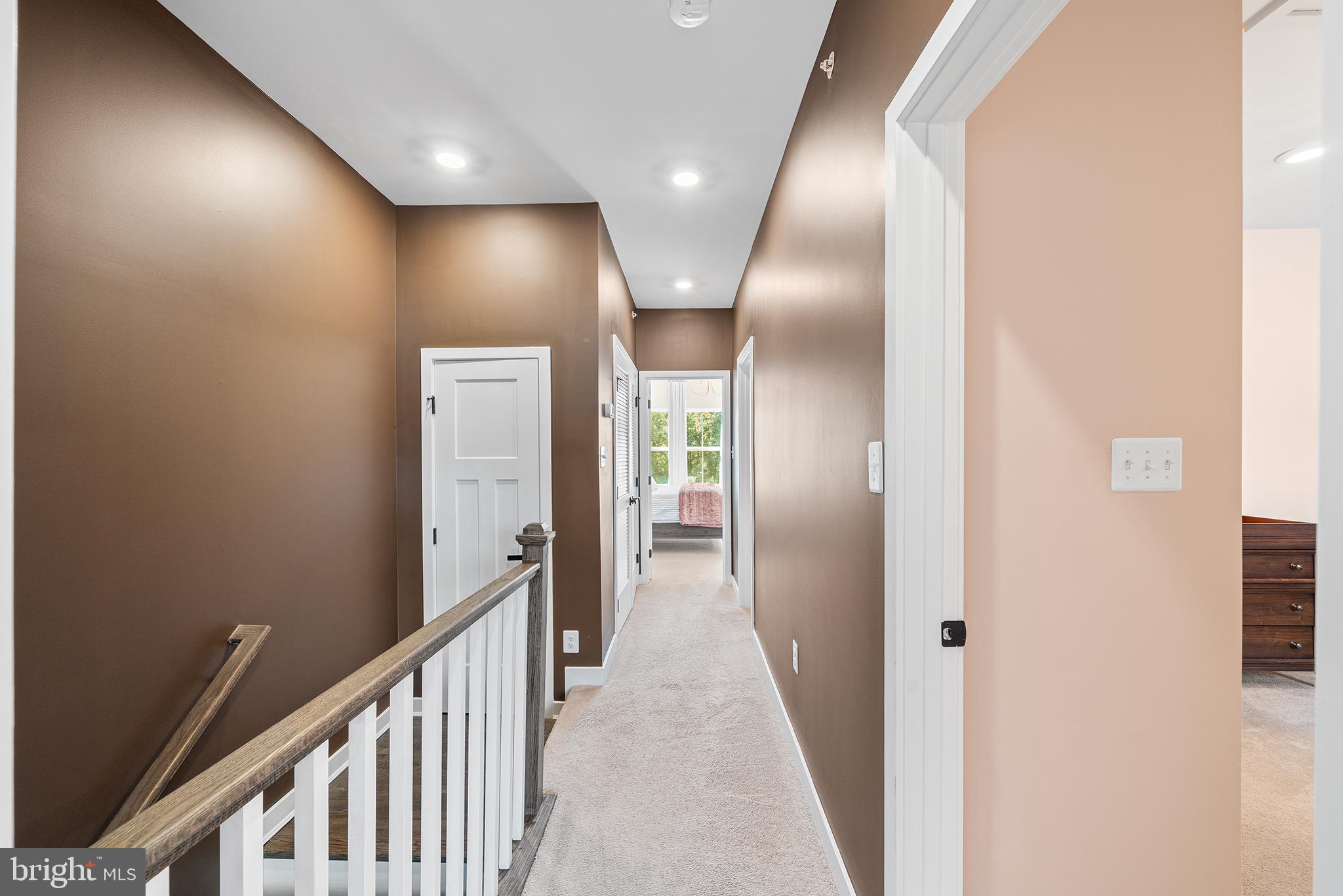 PONDS EDGE - Residential