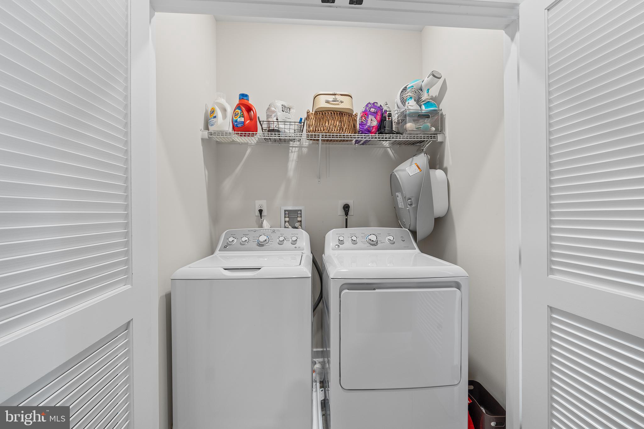 PONDS EDGE - Residential