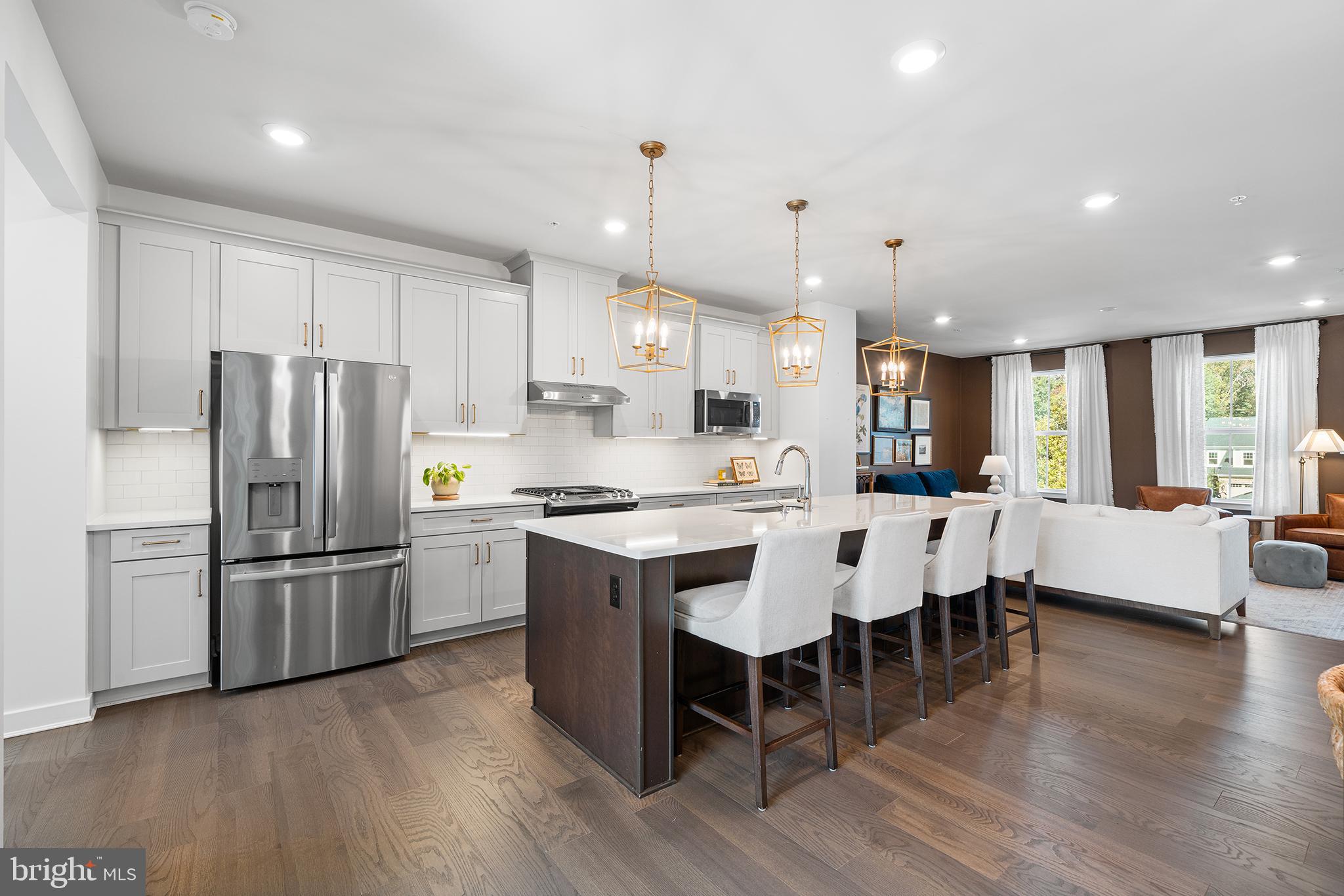 PONDS EDGE - Residential