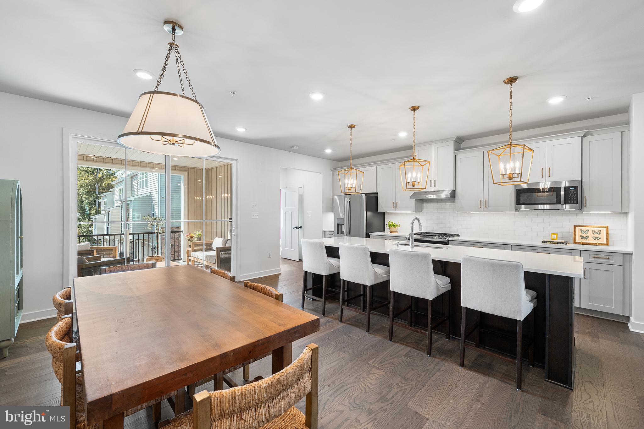 PONDS EDGE - Residential