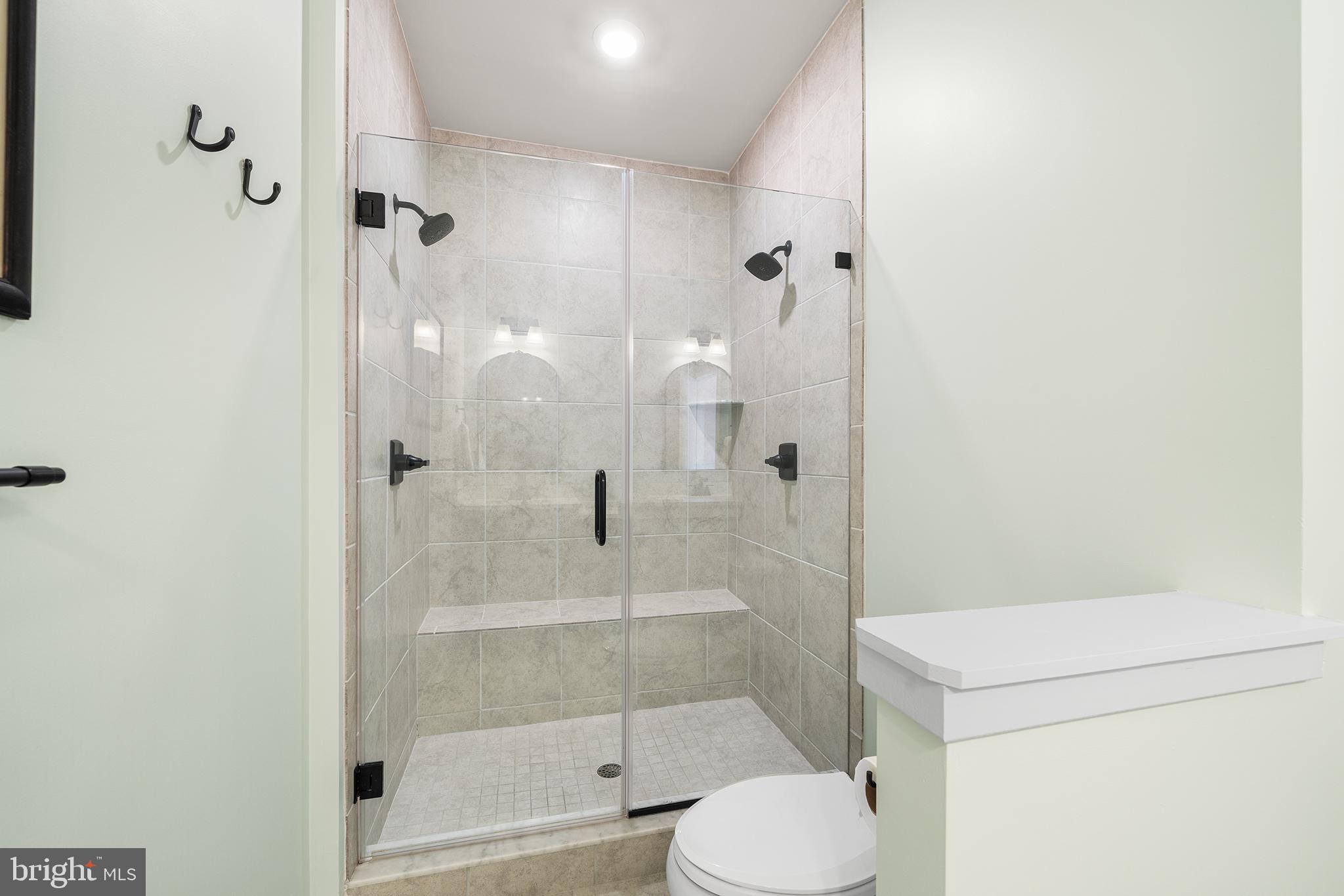 PONDS EDGE - Residential