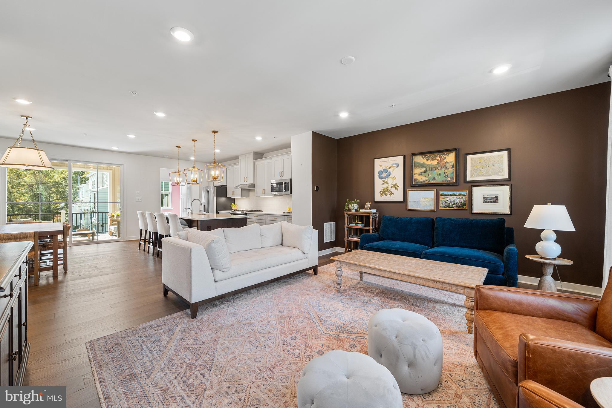 PONDS EDGE - Residential