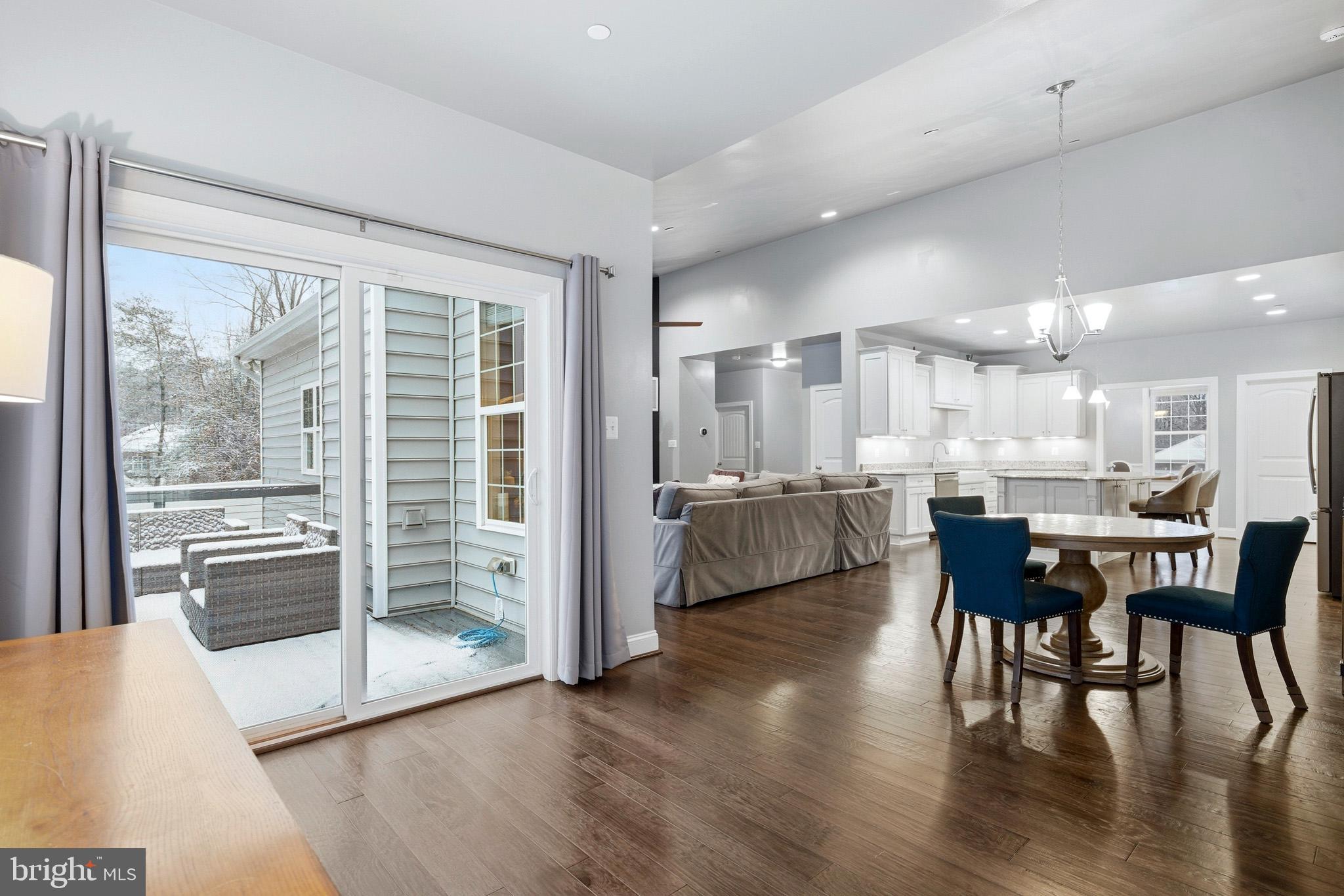 AUTUMN WOODS - Residential