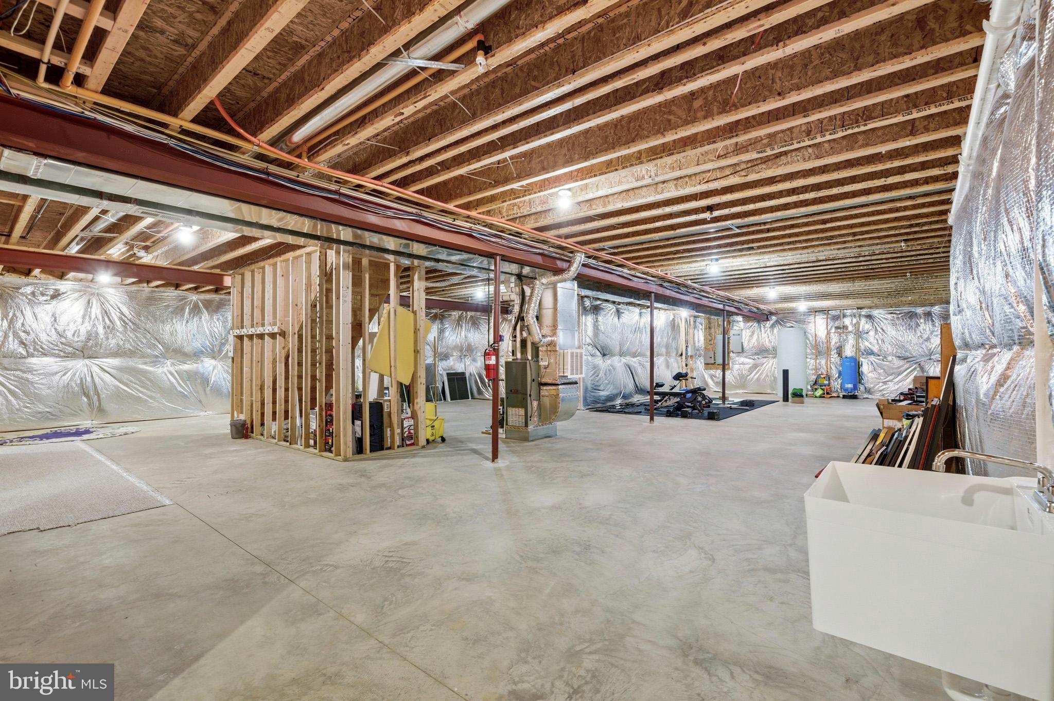 AUTUMN WOODS - Residential