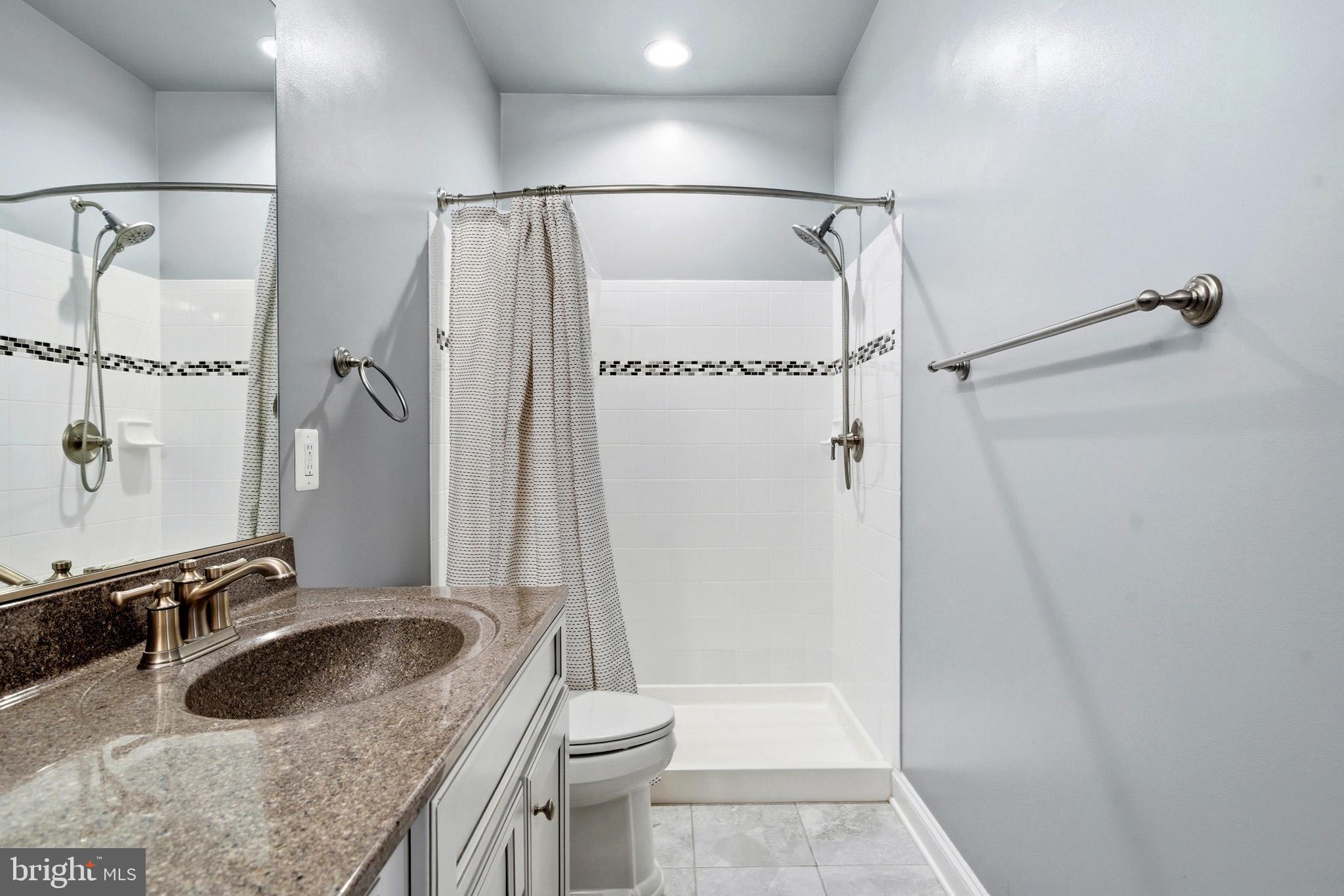 AUTUMN WOODS - Residential