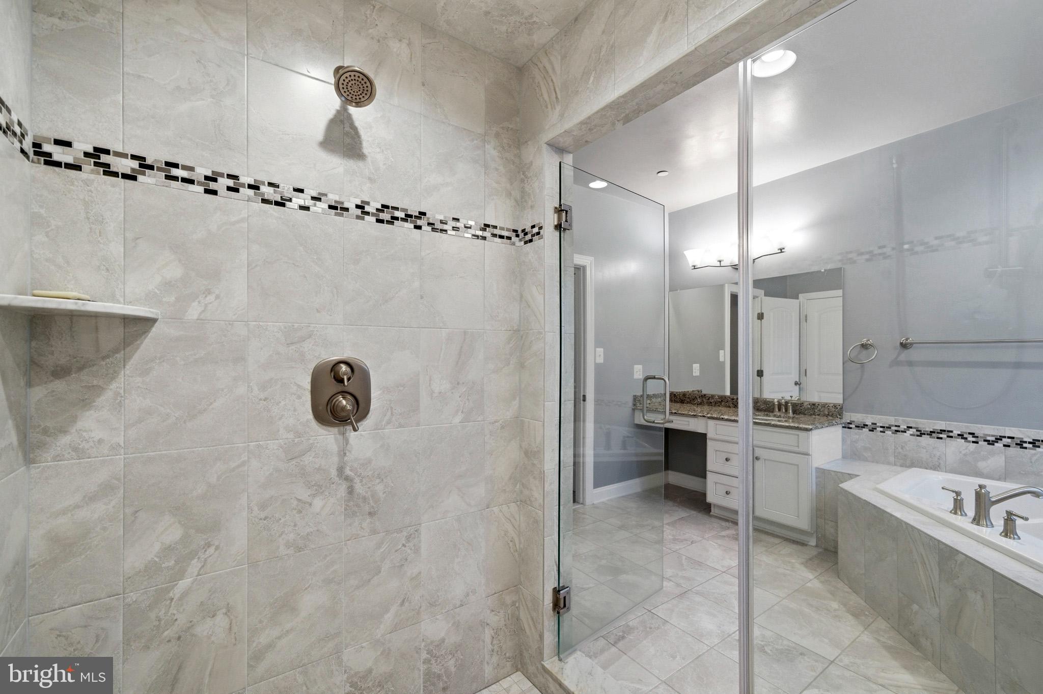 AUTUMN WOODS - Residential