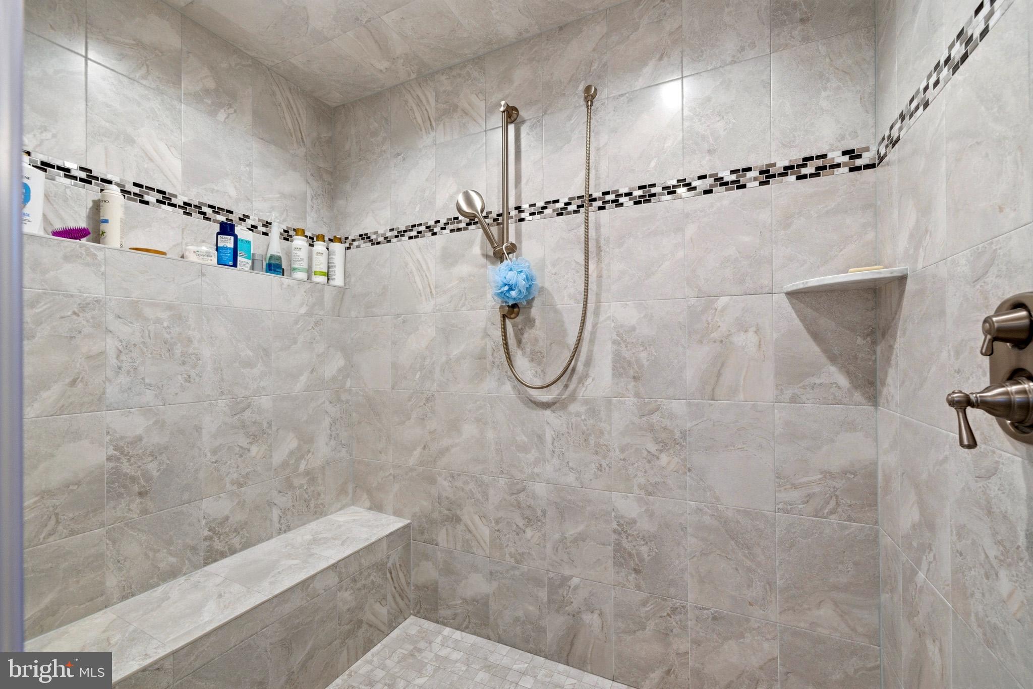 AUTUMN WOODS - Residential