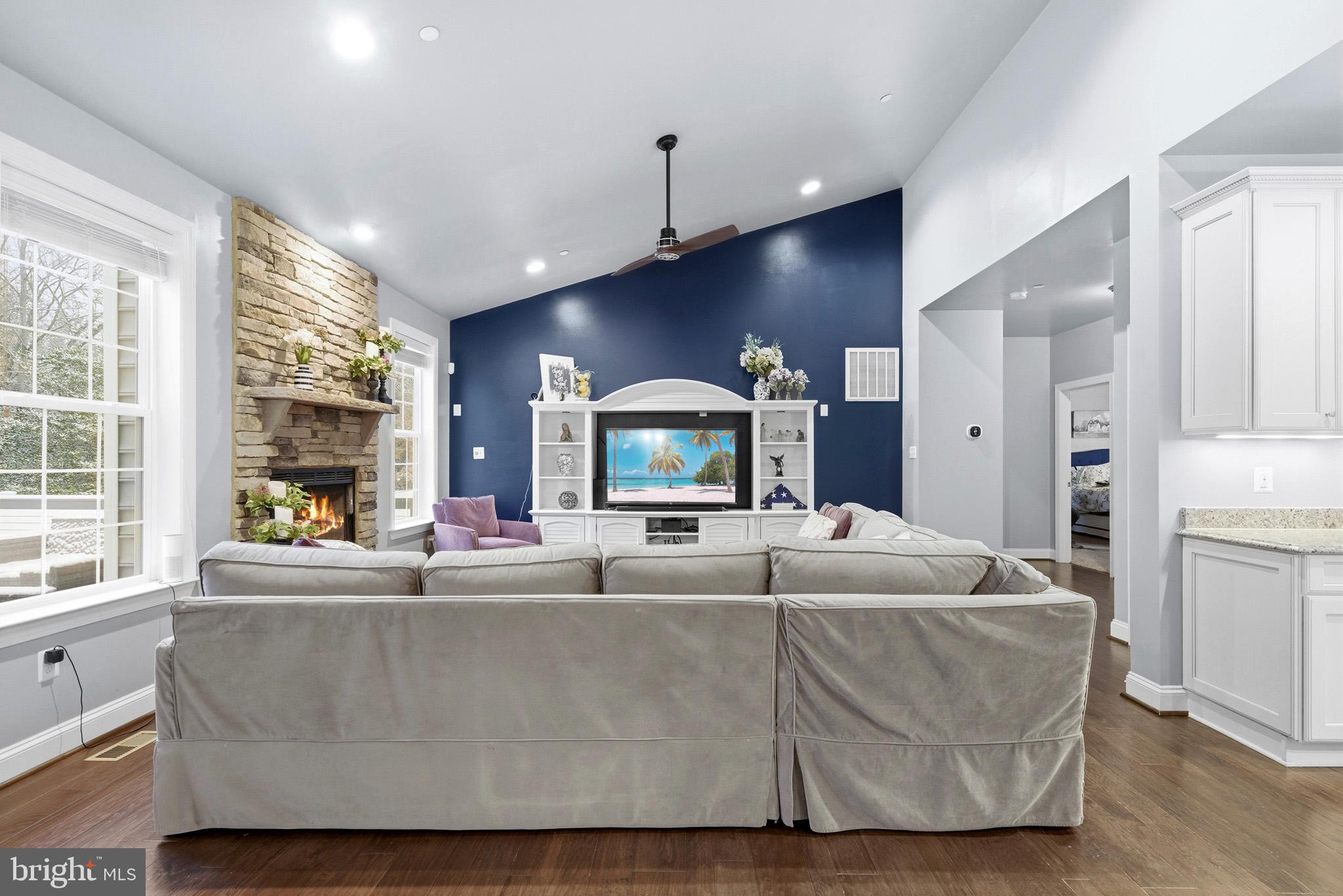 AUTUMN WOODS - Residential