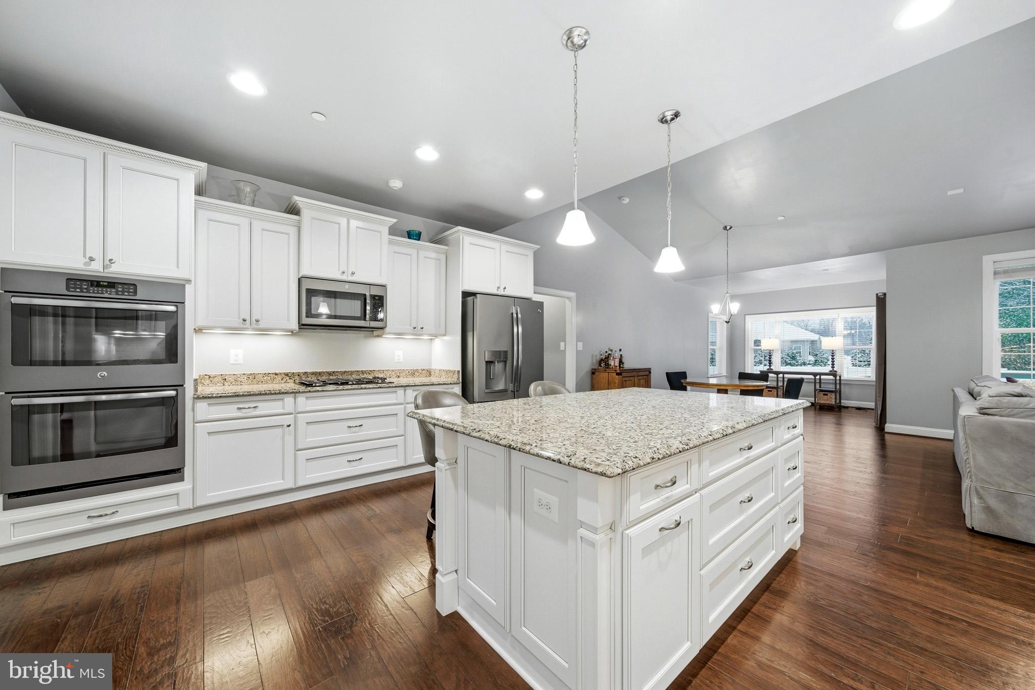 AUTUMN WOODS - Residential