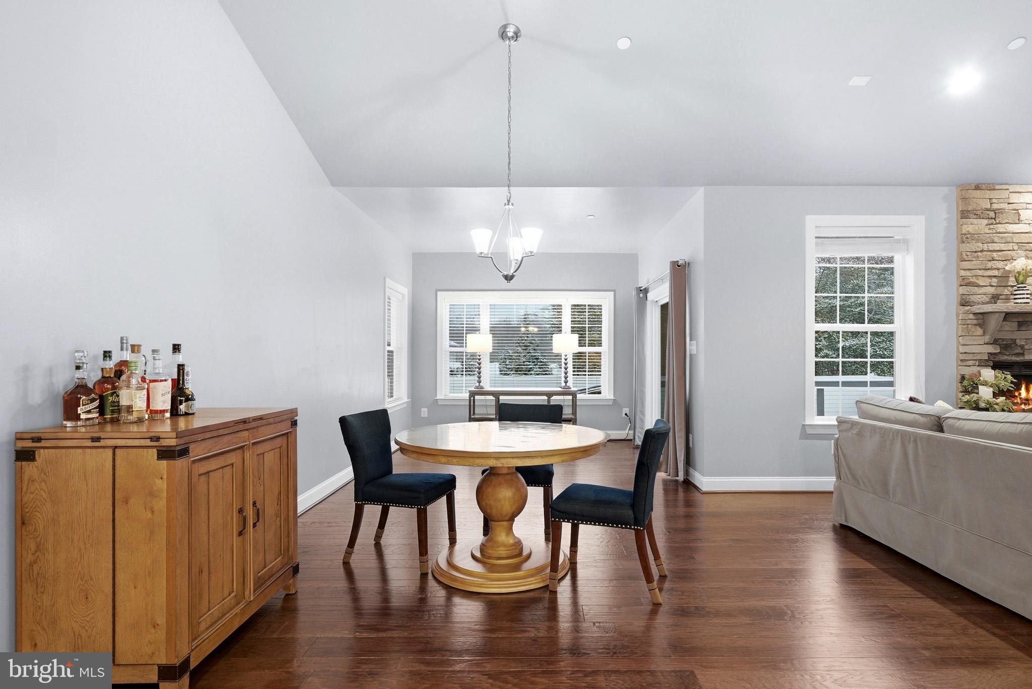 AUTUMN WOODS - Residential