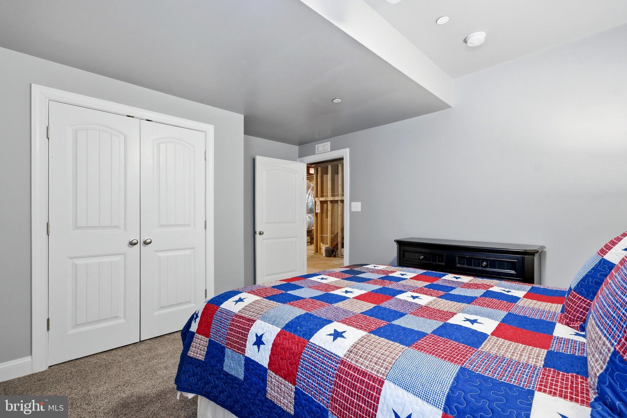 AUTUMN WOODS - Residential