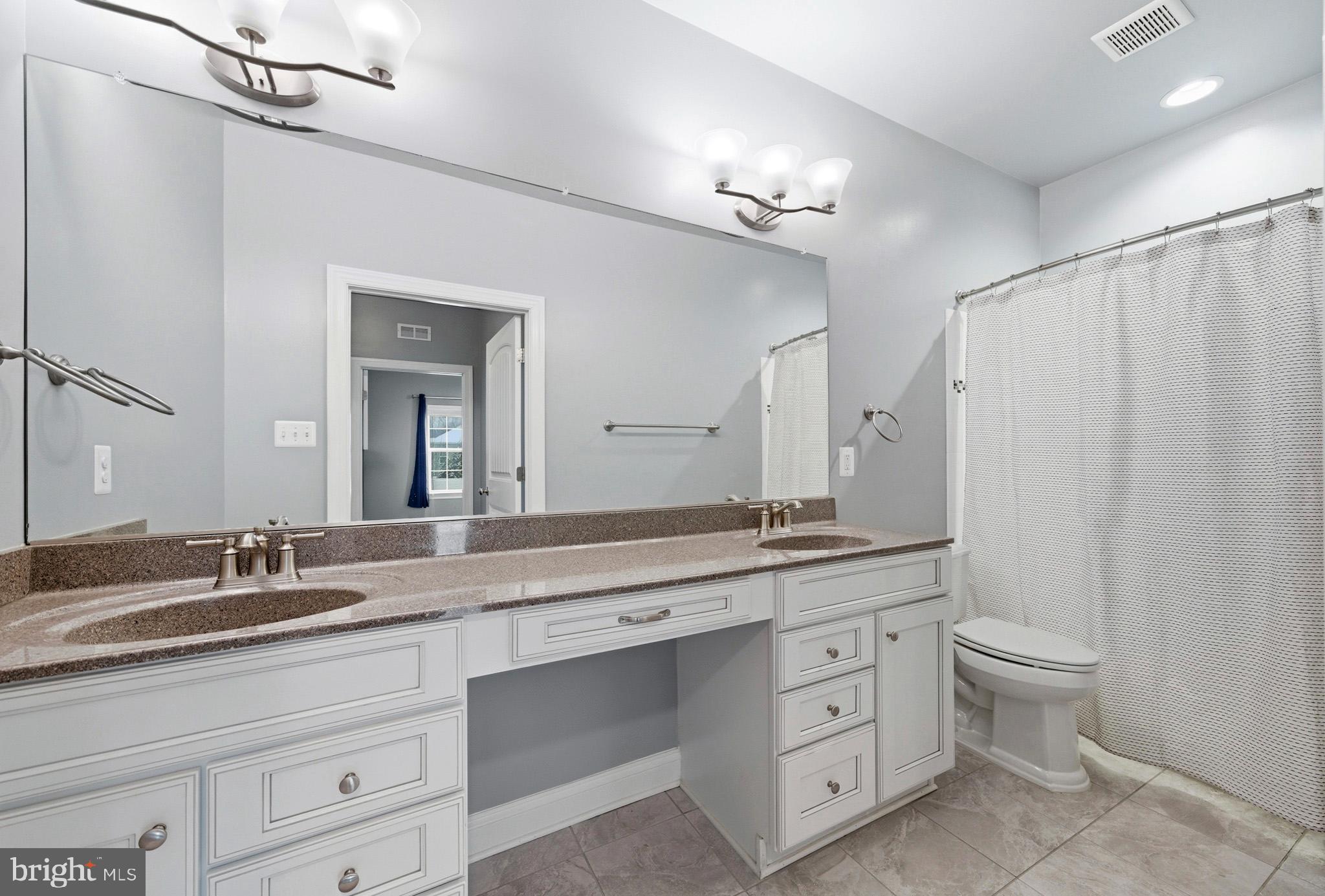 AUTUMN WOODS - Residential