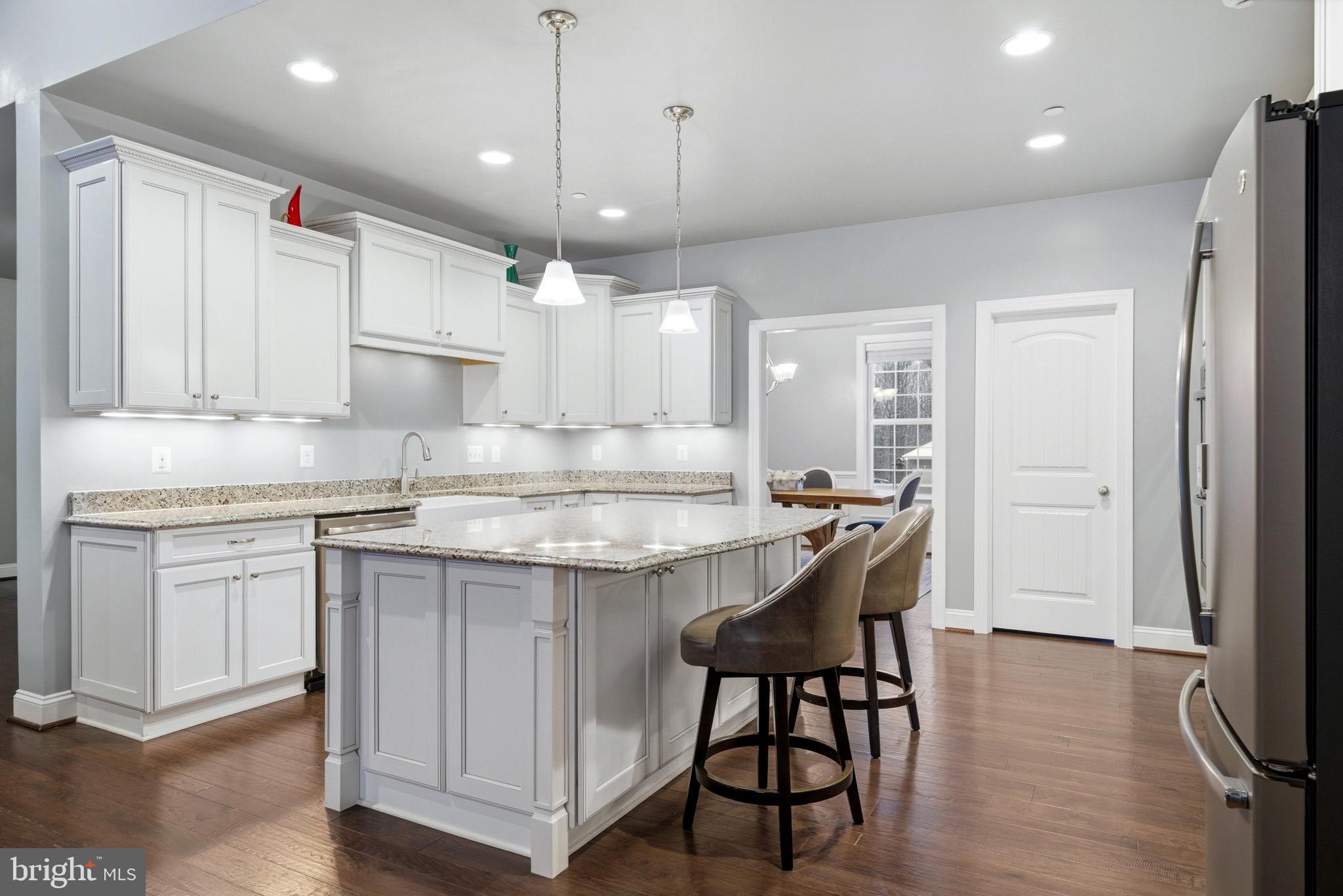 AUTUMN WOODS - Residential