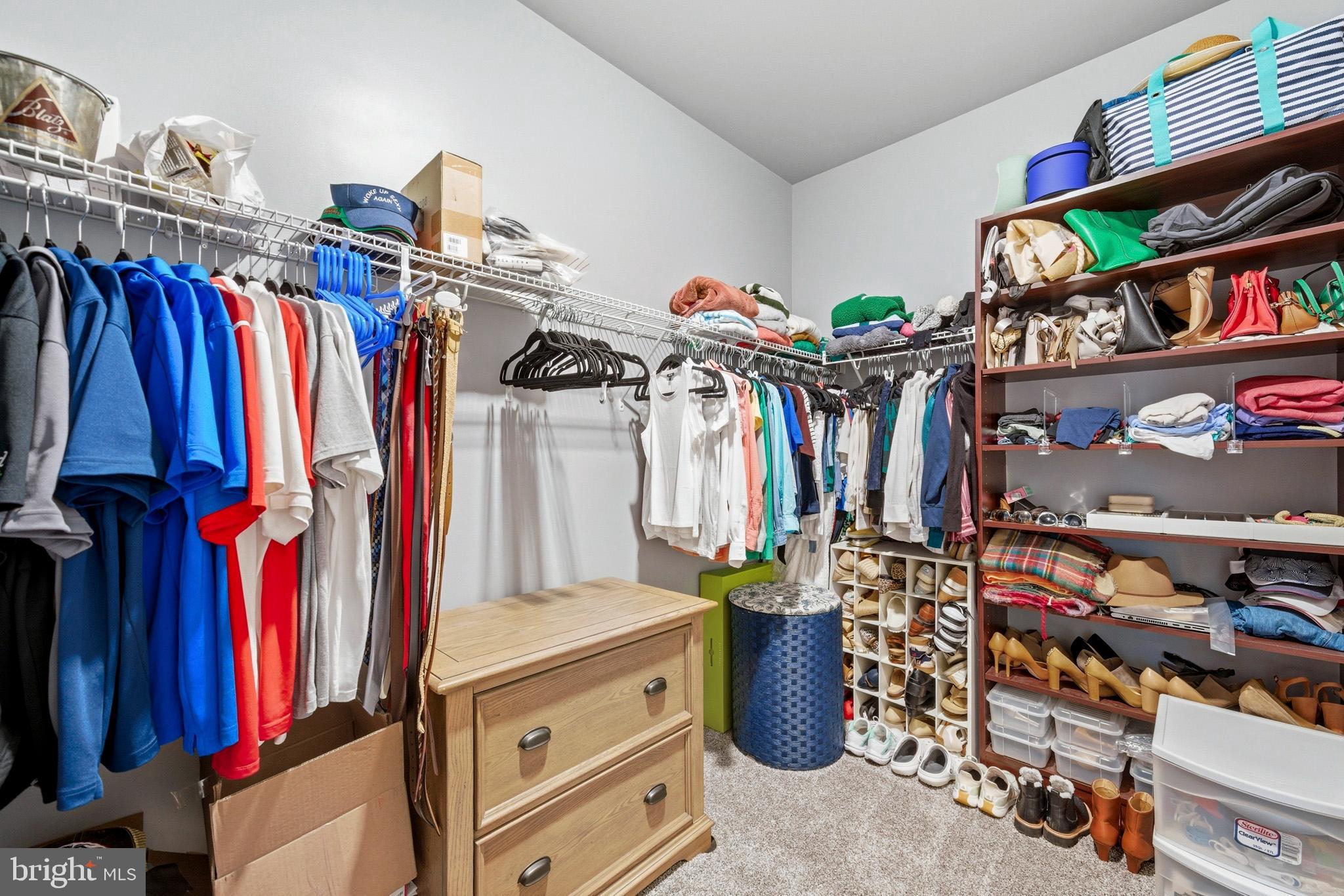 AUTUMN WOODS - Residential