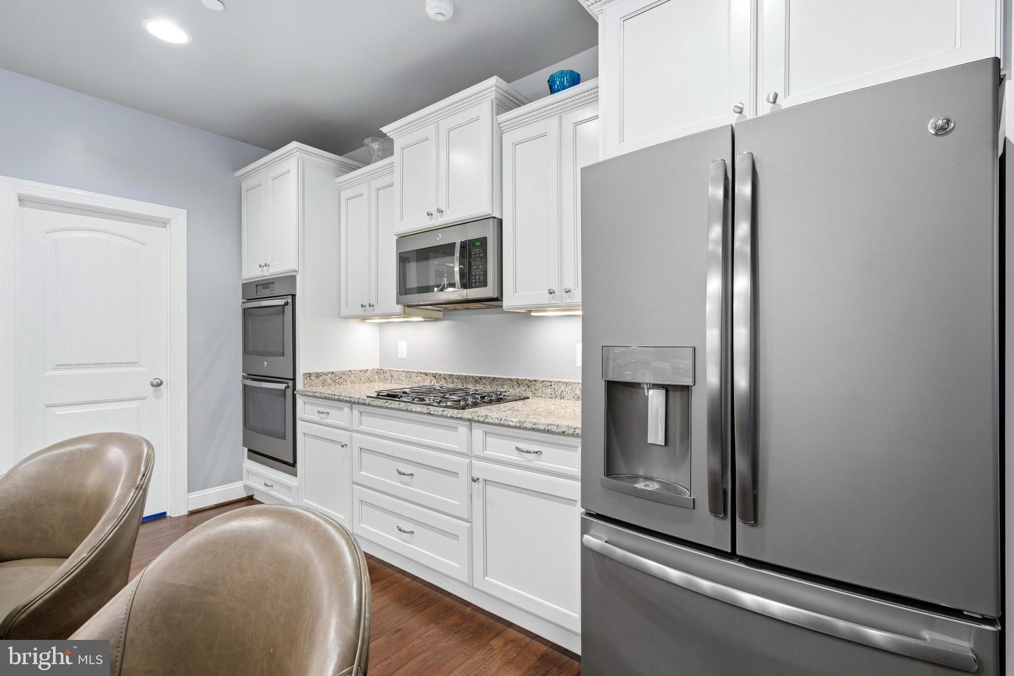 AUTUMN WOODS - Residential