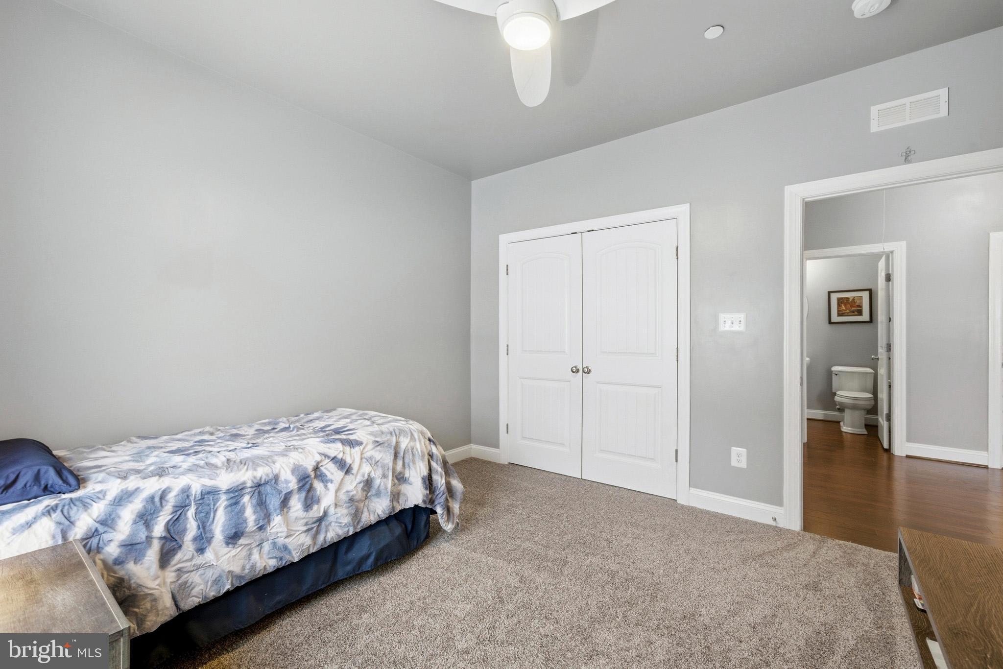 AUTUMN WOODS - Residential