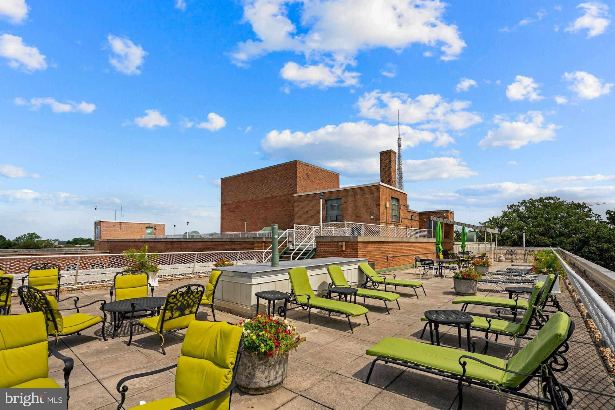 CLEVELAND PARK - Residential Lease