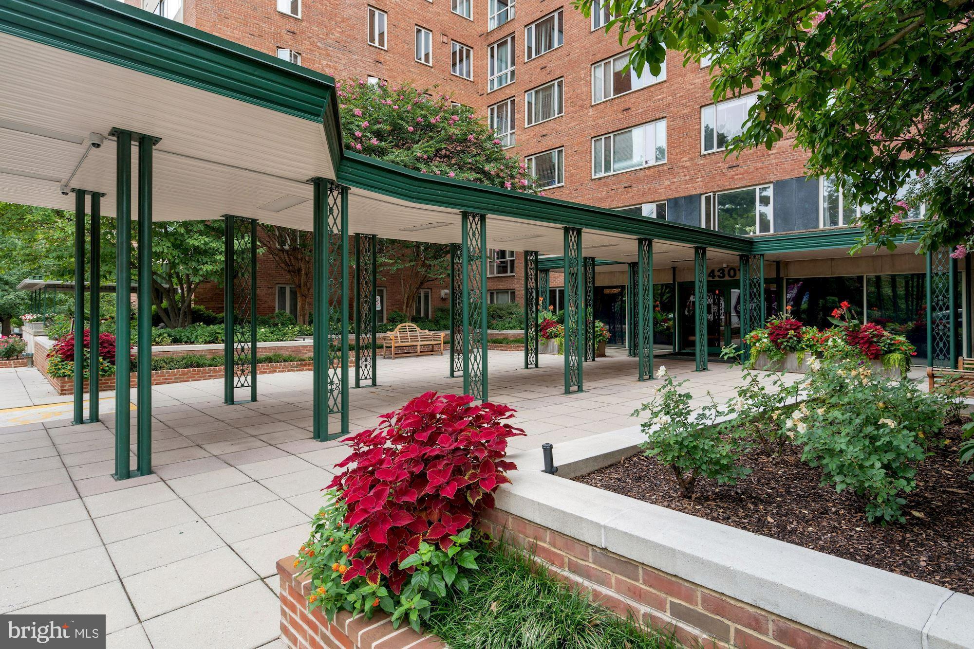 CLEVELAND PARK - Residential Lease