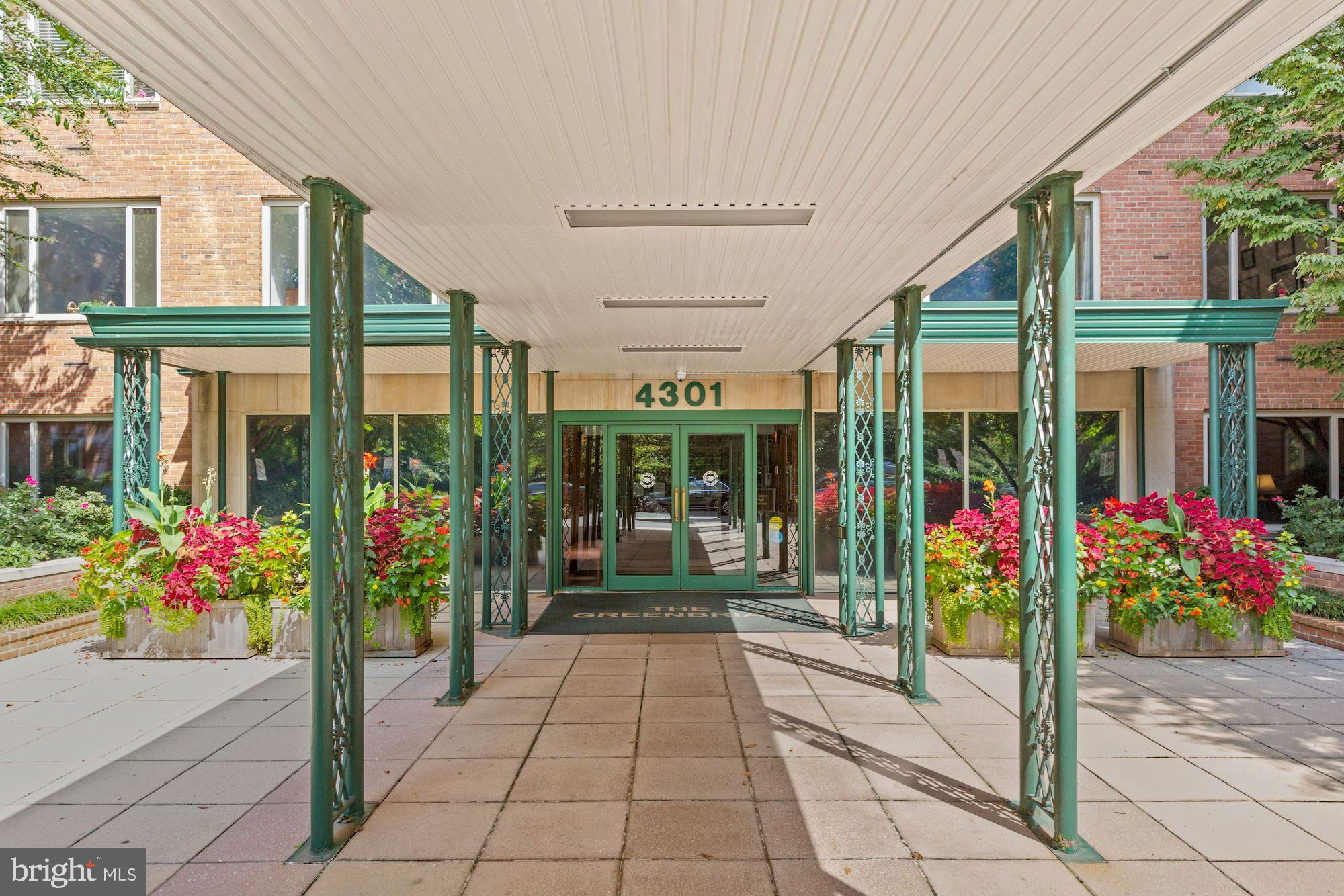 CLEVELAND PARK - Residential Lease