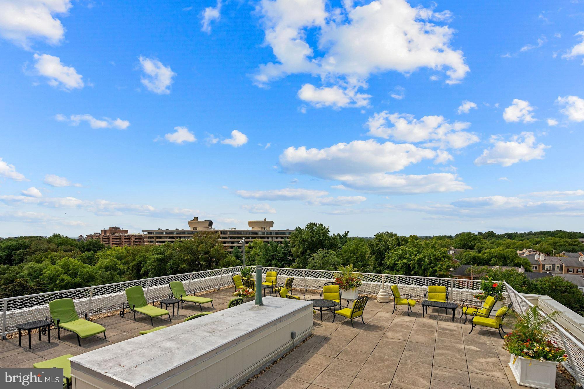 CLEVELAND PARK - Residential Lease